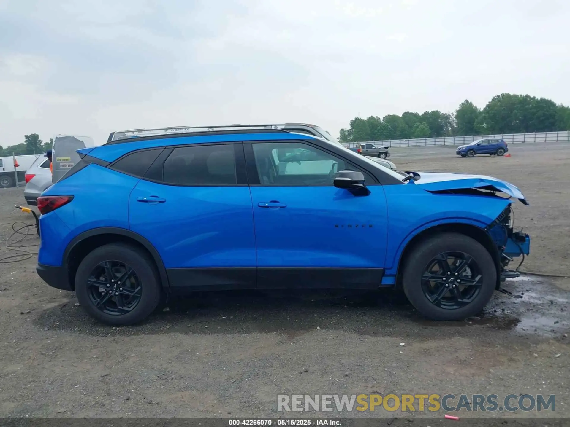 14 Фотография поврежденного автомобиля 3GNKBJRS7RS129203 CHEVROLET BLAZER 2024