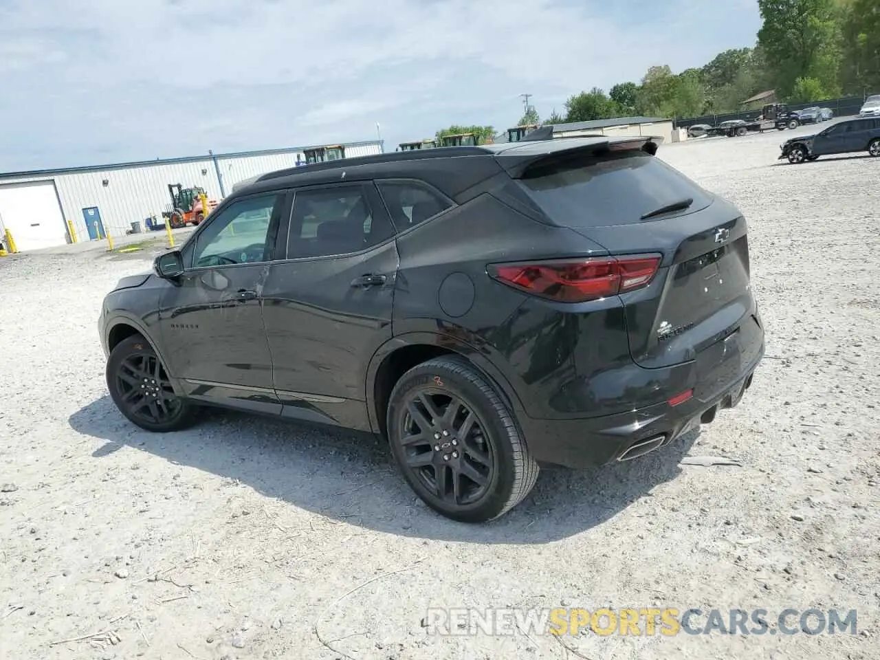 2 Фотография поврежденного автомобиля 3GNKBKRS1RS223583 CHEVROLET BLAZER 2024