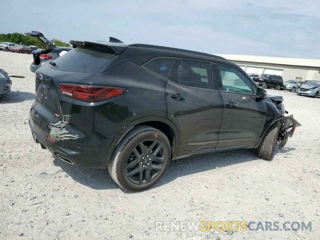 3 Фотография поврежденного автомобиля 3GNKBKRS1RS223583 CHEVROLET BLAZER 2024
