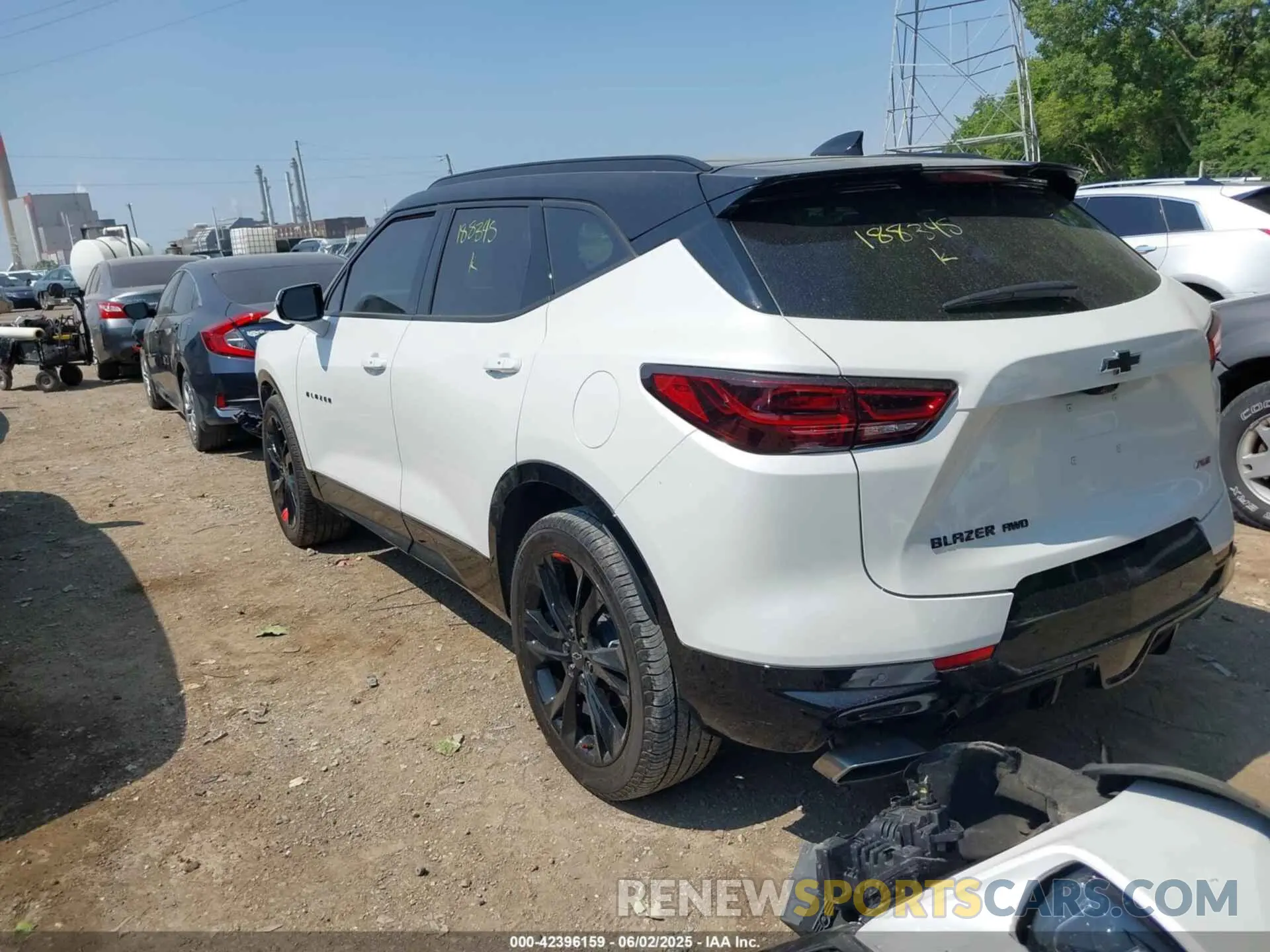 3 Photograph of a damaged car 3GNKBKRS6RS188345 CHEVROLET BLAZER 2024