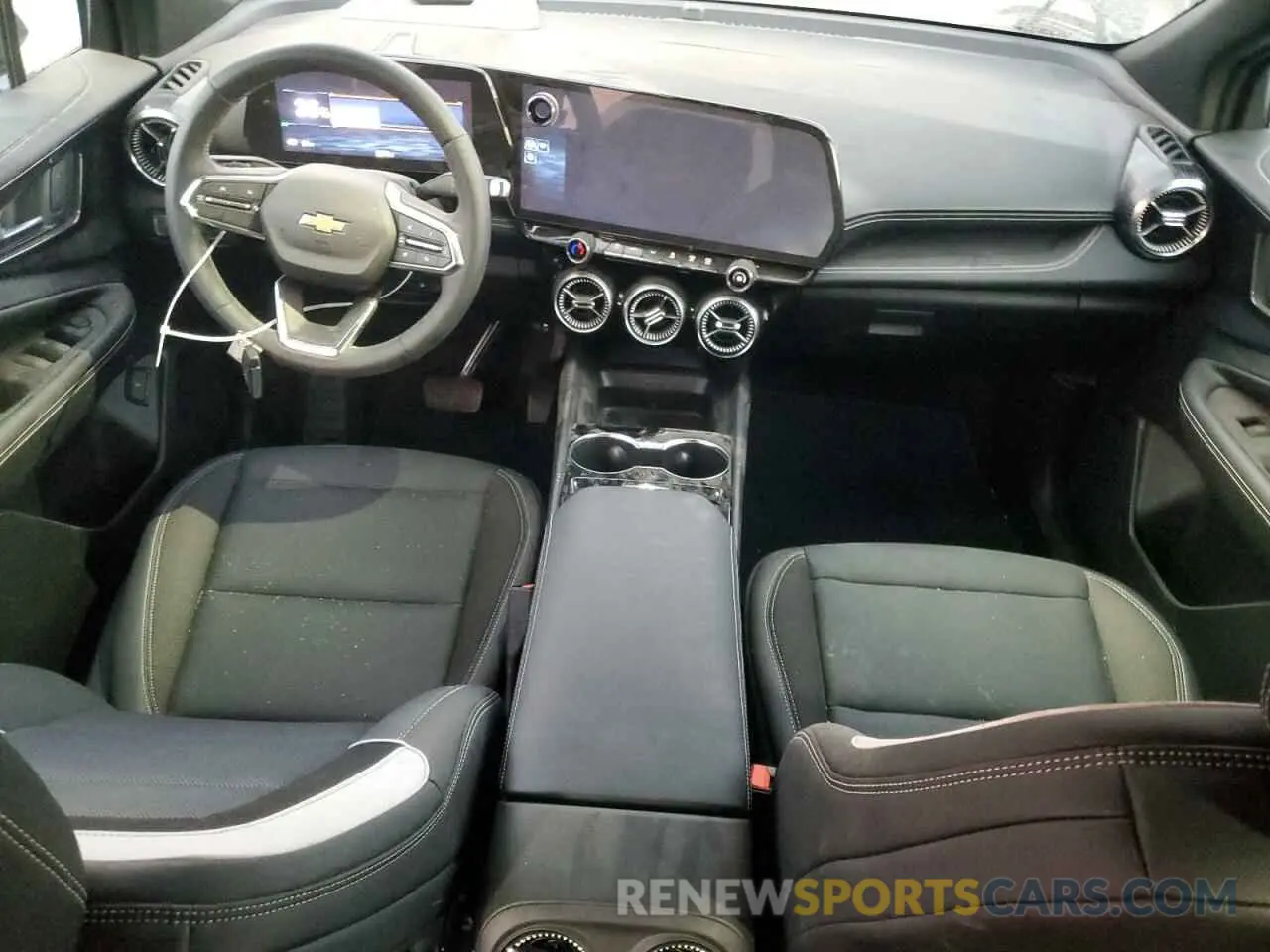 8 Фотография поврежденного автомобиля 3GNKDBRJ6RS233530 CHEVROLET BLAZER 2024