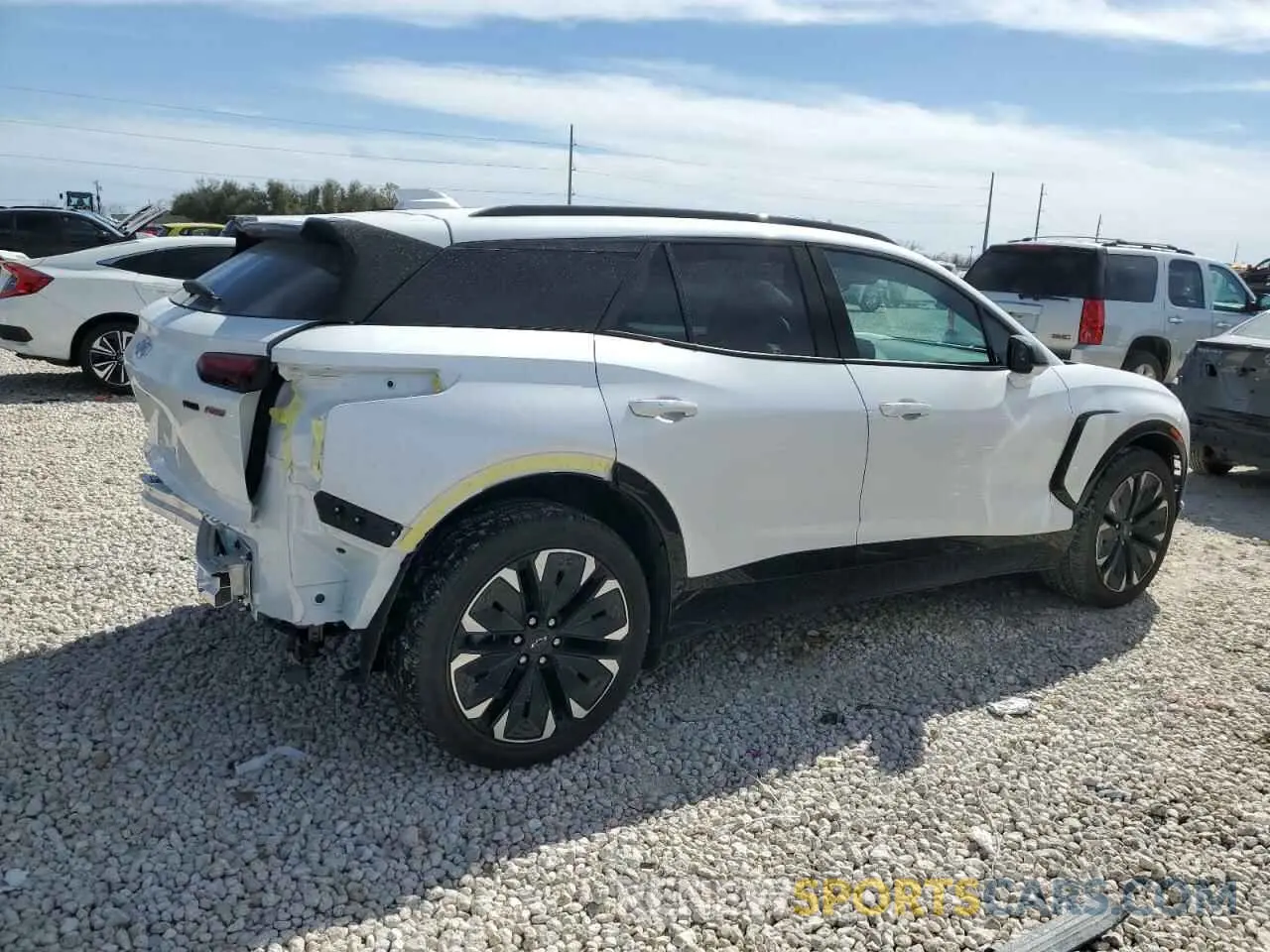 3 Фотография поврежденного автомобиля 3GNKDCRJ3RS255118 CHEVROLET BLAZER 2024