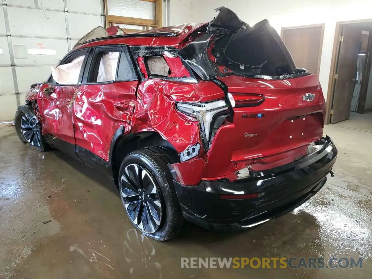 2 Фотография поврежденного автомобиля 3GNKDCRJ4RS168621 CHEVROLET BLAZER 2024