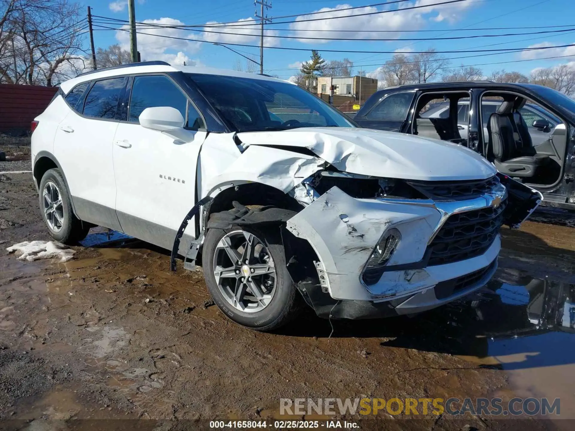 1 Фотография поврежденного автомобиля 3GNKBCR48SS166845 CHEVROLET BLAZER 2025