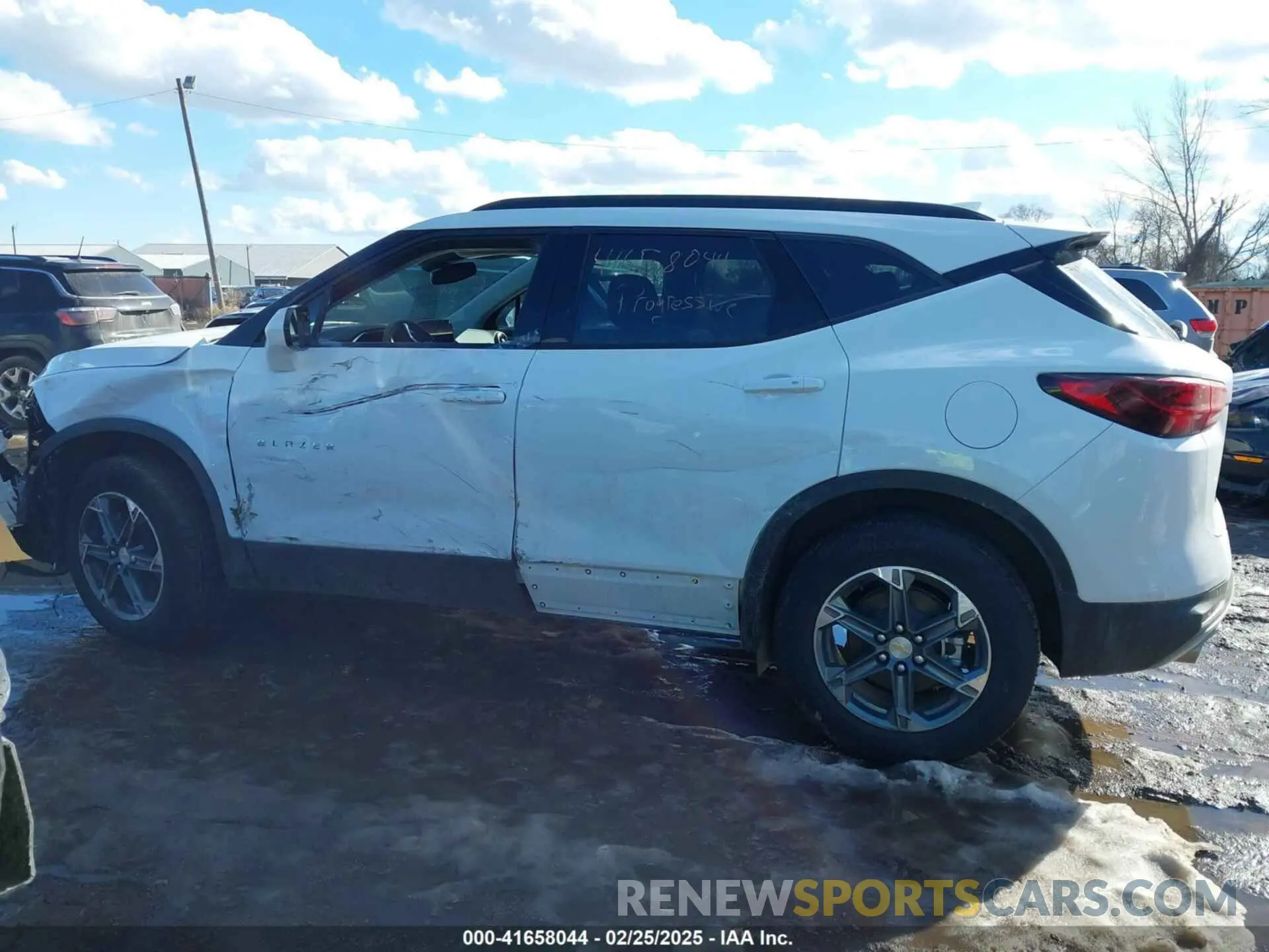 14 Фотография поврежденного автомобиля 3GNKBCR48SS166845 CHEVROLET BLAZER 2025