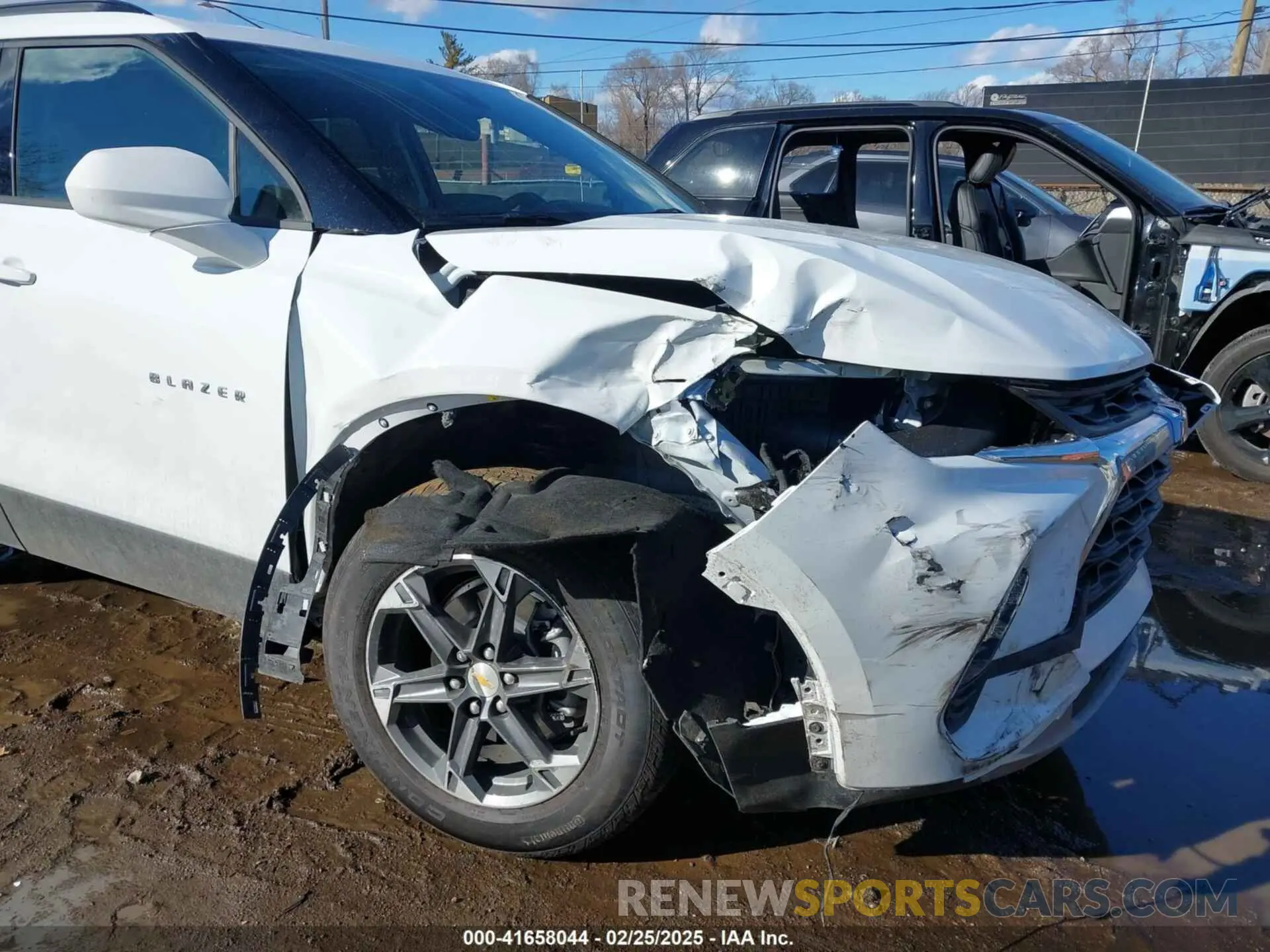20 Фотография поврежденного автомобиля 3GNKBCR48SS166845 CHEVROLET BLAZER 2025