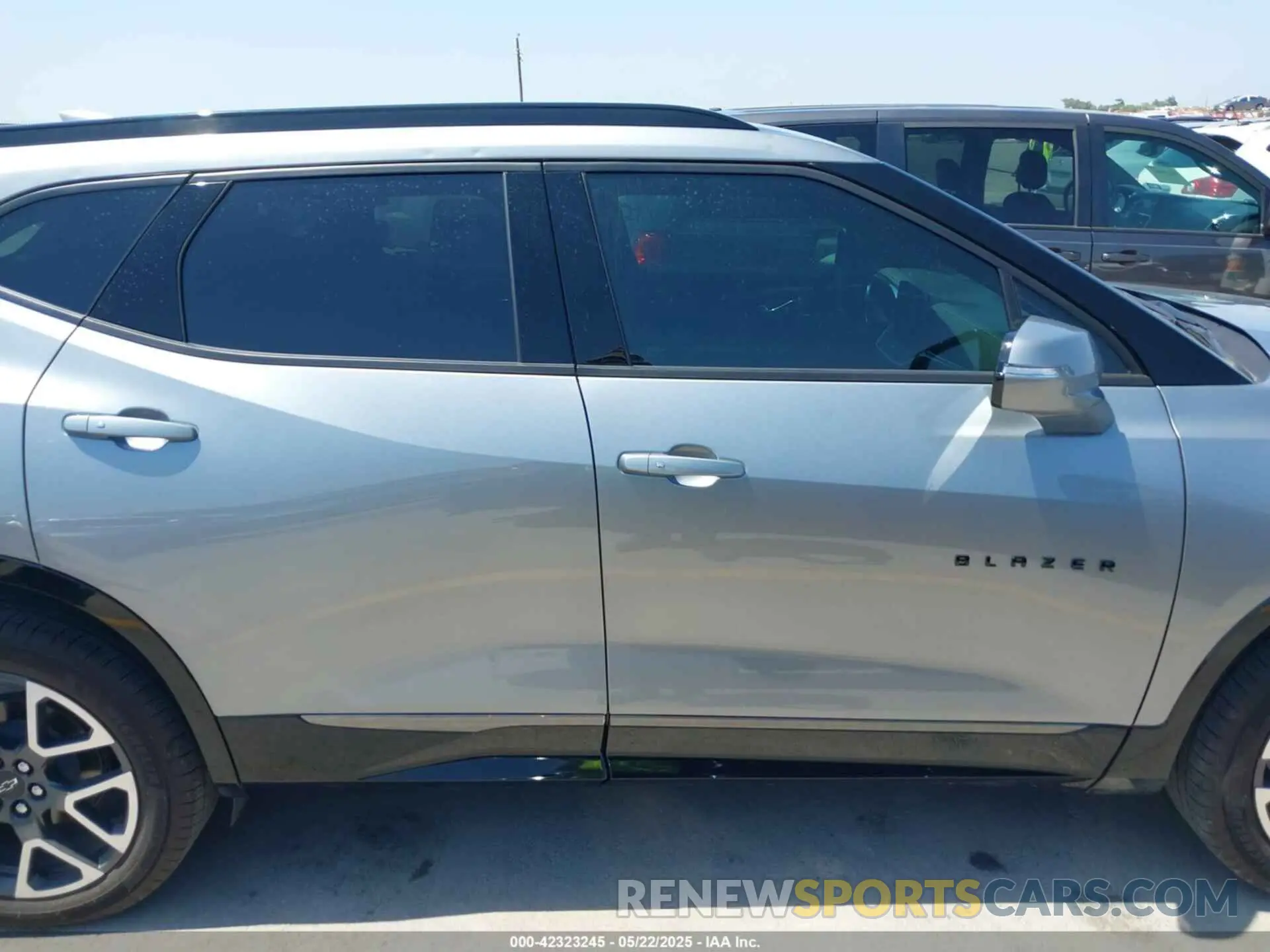 13 Фотография поврежденного автомобиля 3GNKBERS0SS137074 CHEVROLET BLAZER 2025