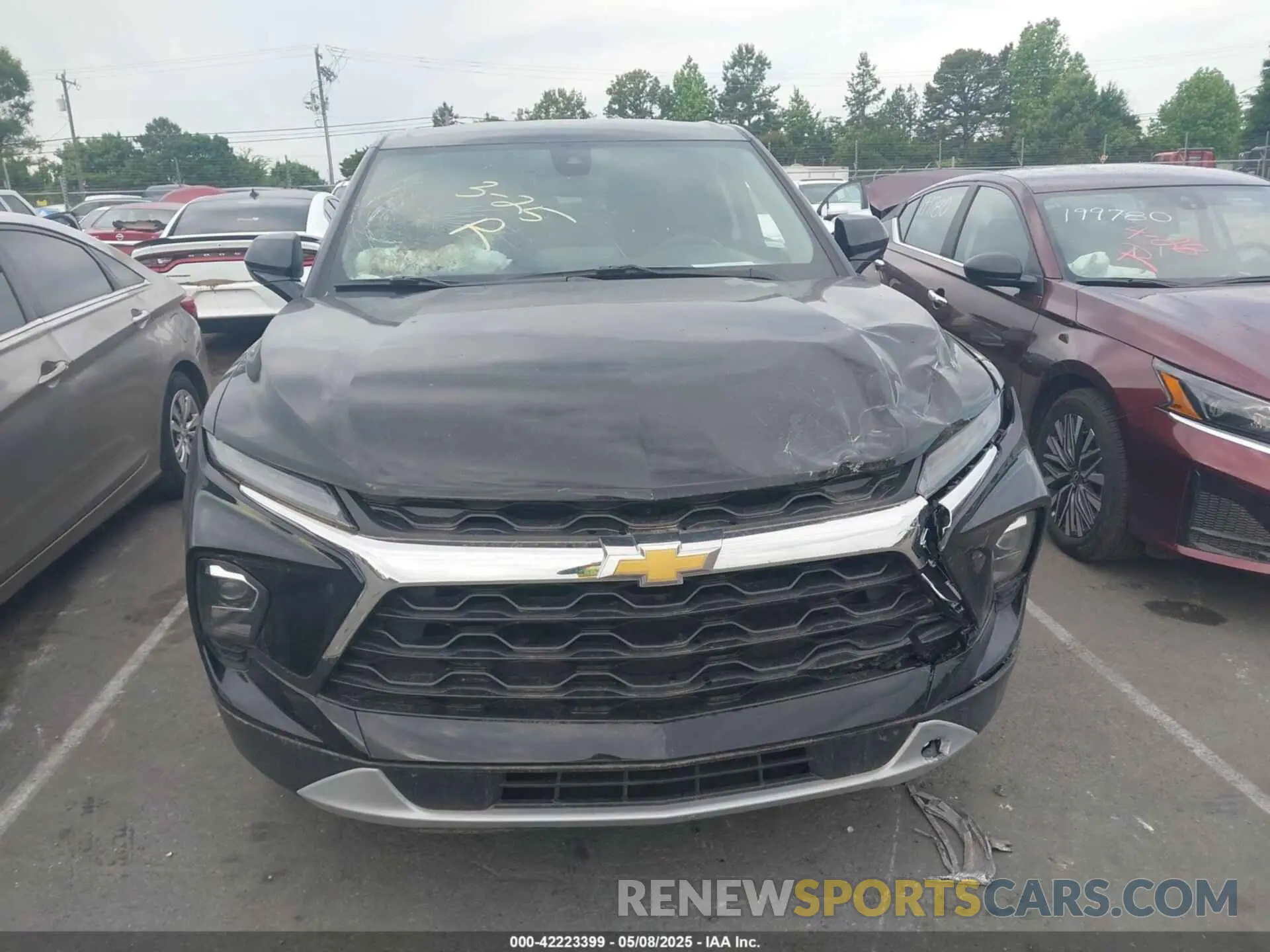 12 Фотография поврежденного автомобиля 3GNKBHR43SS184196 CHEVROLET BLAZER 2025