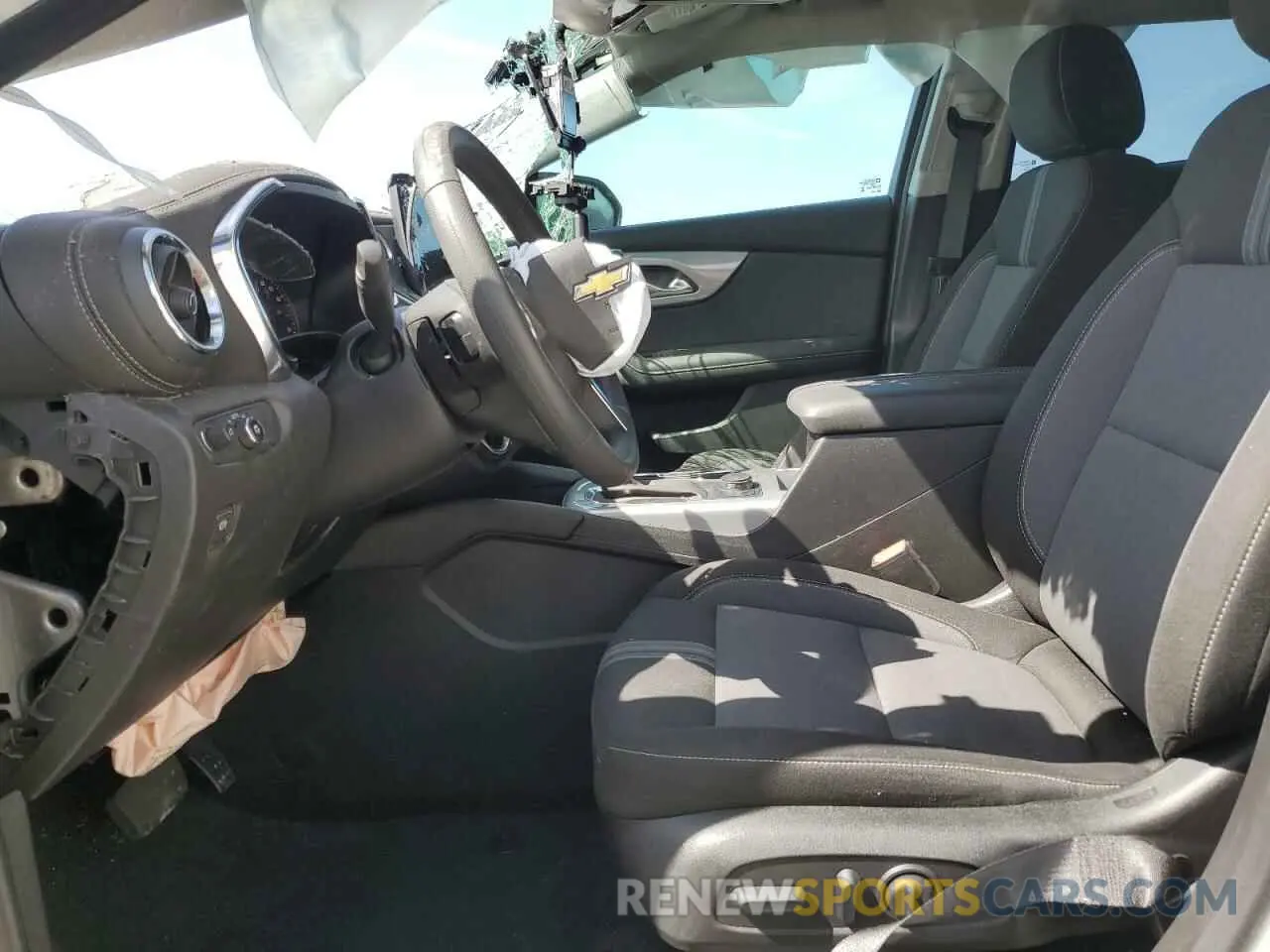 7 Photograph of a damaged car 3GNKBHR48SS172724 CHEVROLET BLAZER 2025