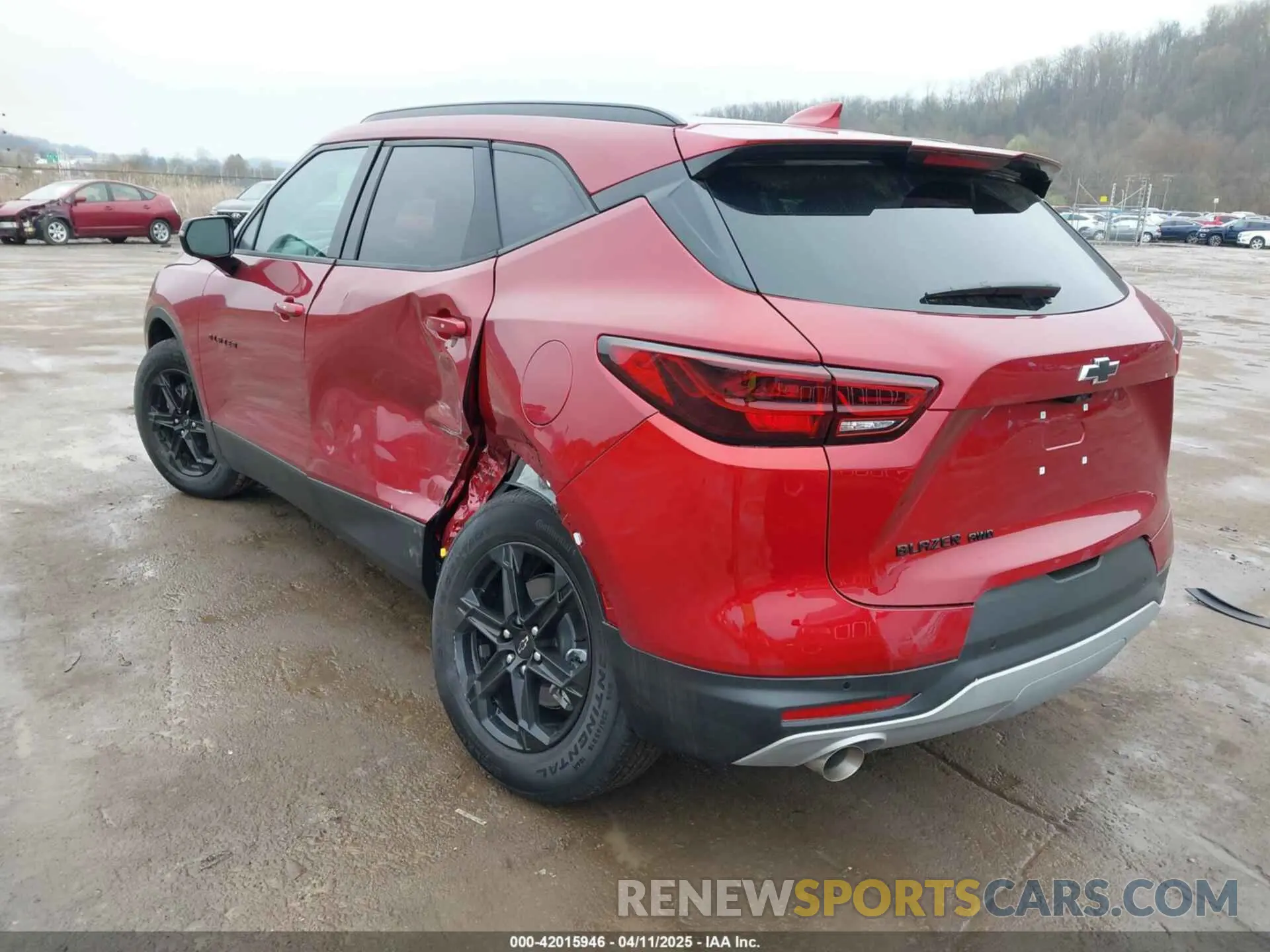 3 Photograph of a damaged car 3GNKBJRS5SS137113 CHEVROLET BLAZER 2025