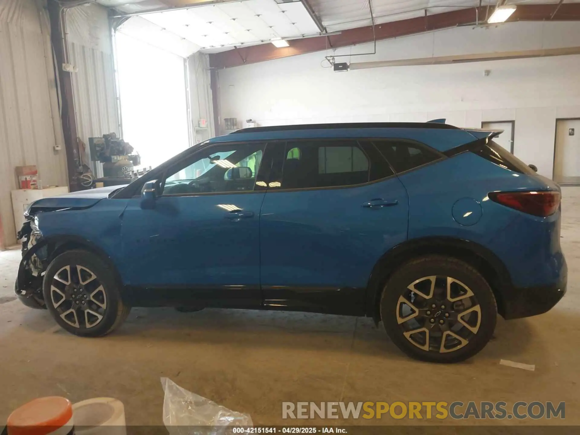 14 Photograph of a damaged car 3GNKBKRSXSS142457 CHEVROLET BLAZER 2025