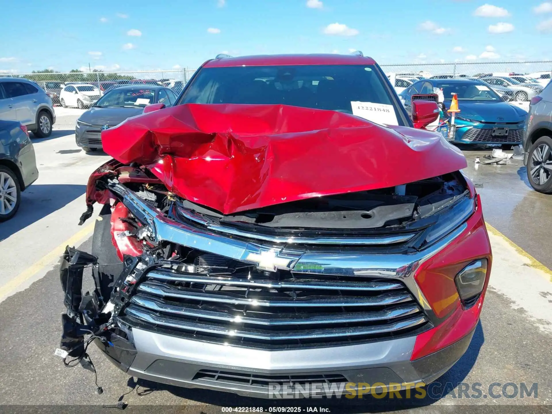 11 Photograph of a damaged car 3GNKBLR41SS117549 CHEVROLET BLAZER 2025