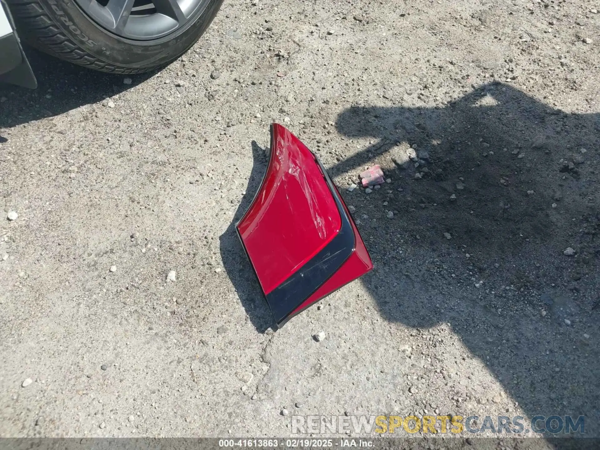12 Photograph of a damaged car 3GNKDBRJ2RS272616 CHEVROLET BLAZER EV 2024