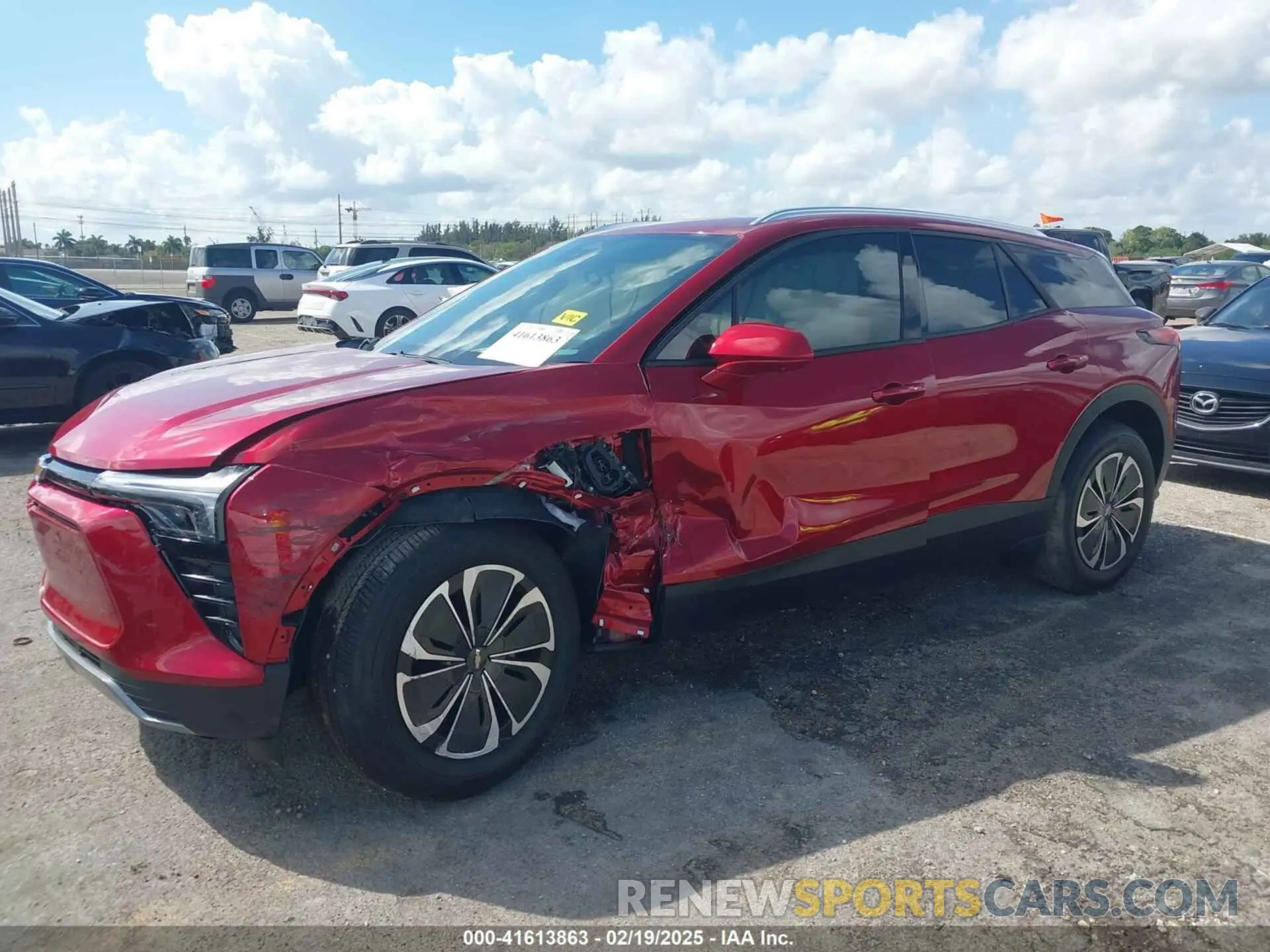 2 Photograph of a damaged car 3GNKDBRJ2RS272616 CHEVROLET BLAZER EV 2024