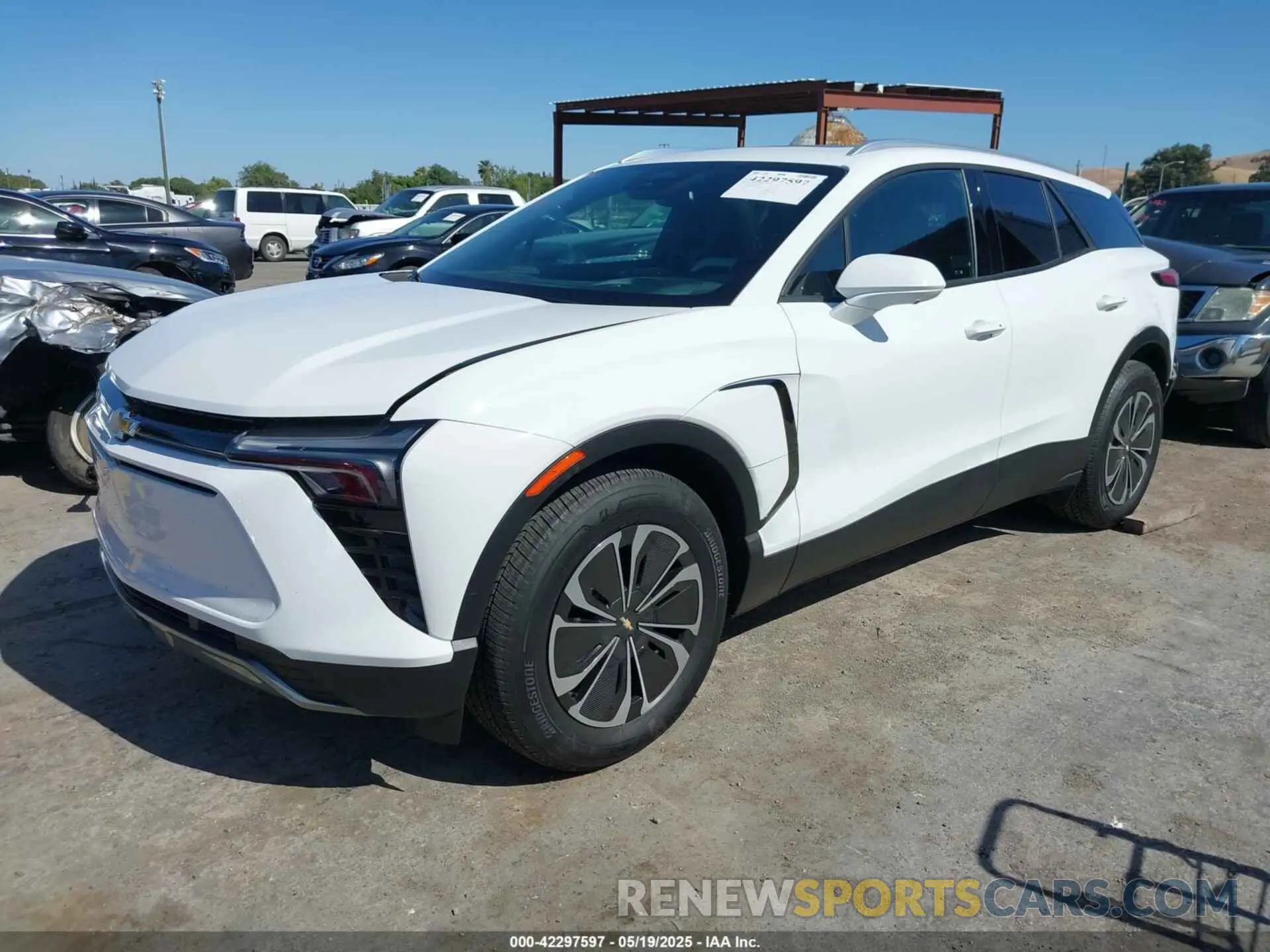 2 Photograph of a damaged car 3GNKDBRJ6RS227758 CHEVROLET BLAZER EV 2024