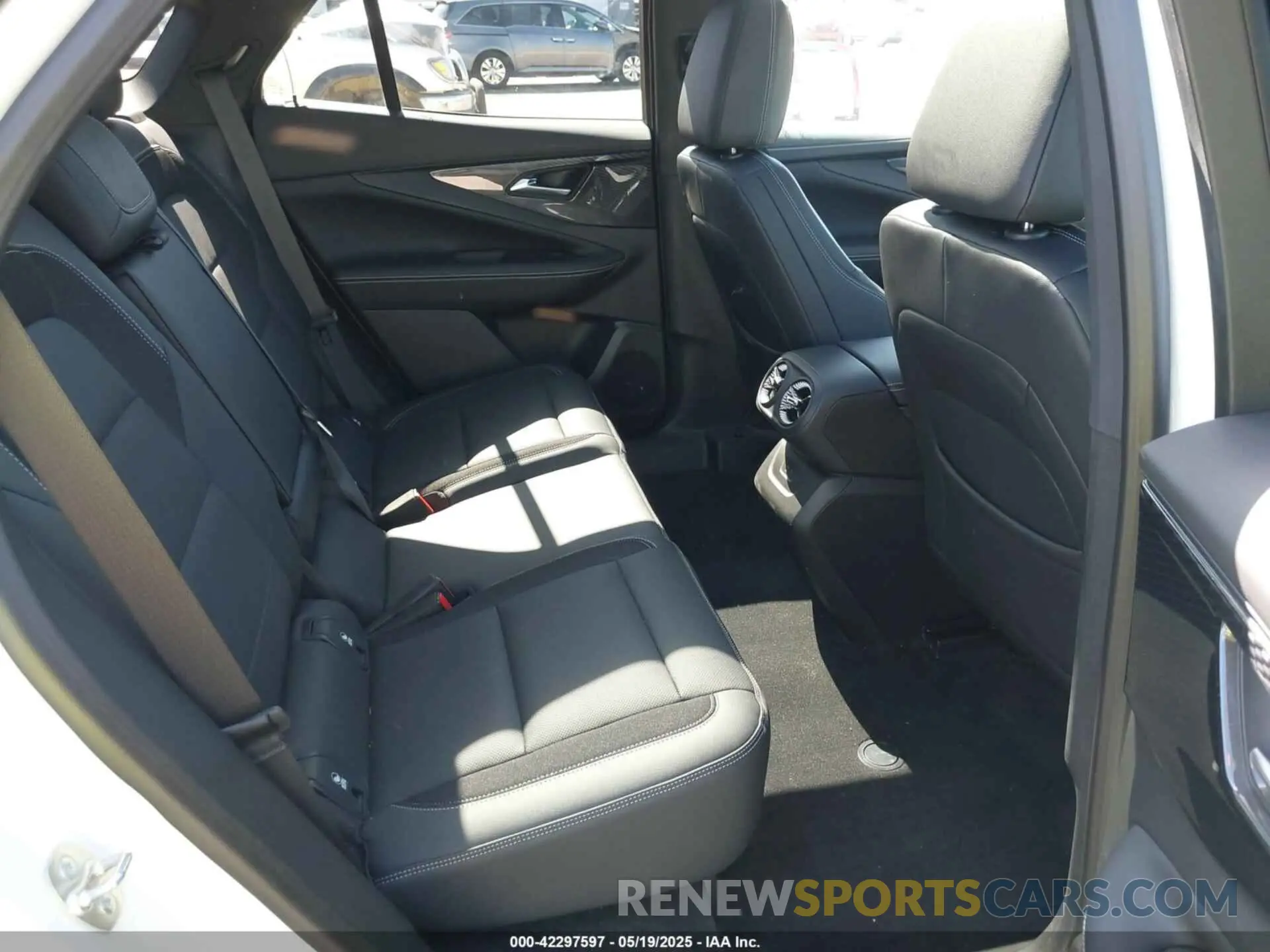 8 Photograph of a damaged car 3GNKDBRJ6RS227758 CHEVROLET BLAZER EV 2024