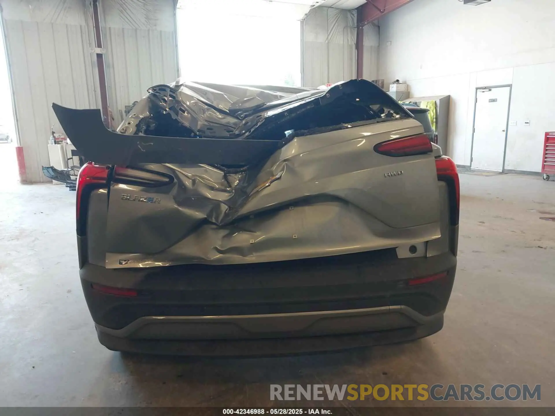 16 Photograph of a damaged car 3GNKDBRJ6RS278046 CHEVROLET BLAZER EV 2024