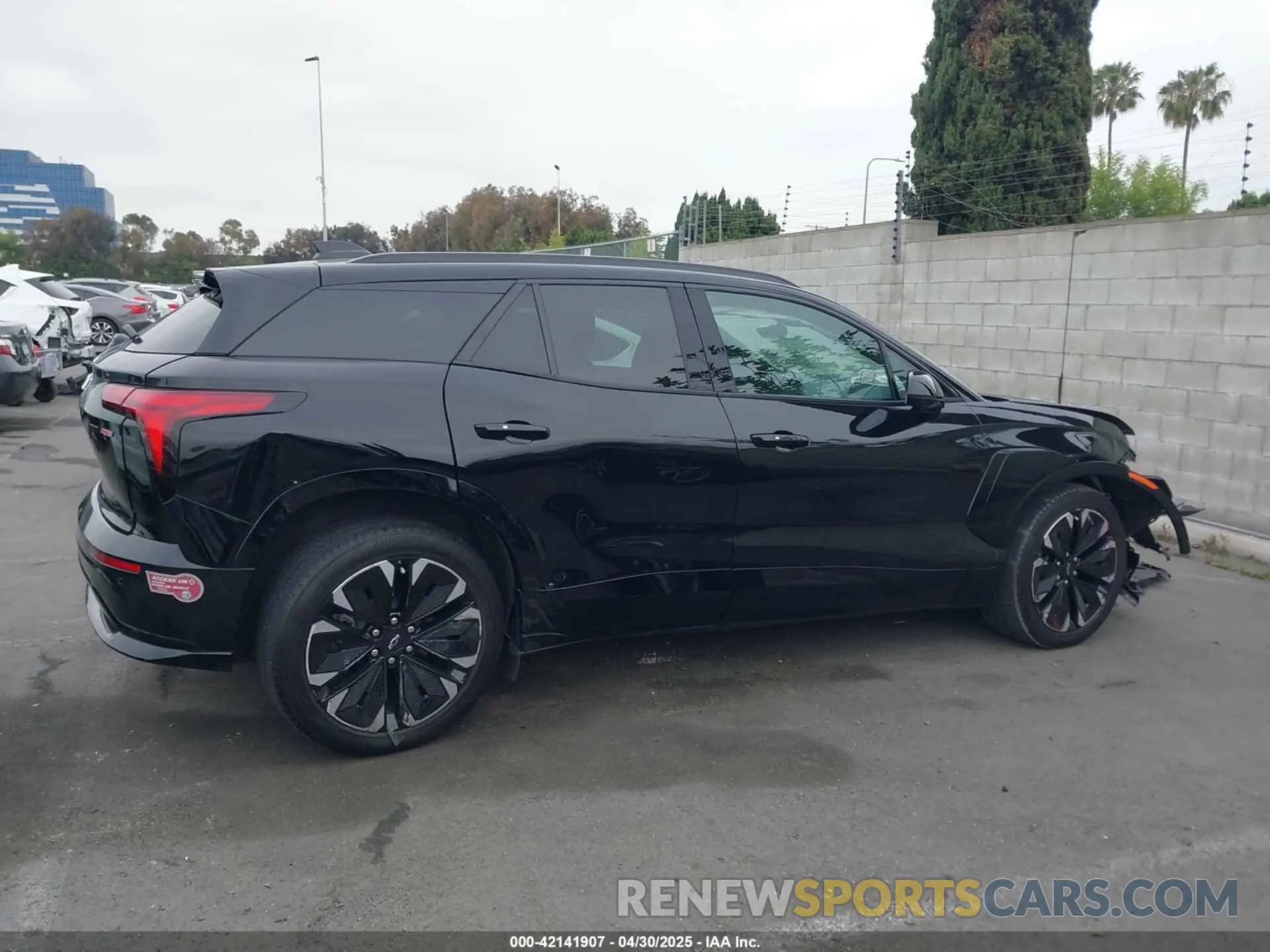 14 Photograph of a damaged car 3GNKDCRJ0RS165957 CHEVROLET BLAZER EV 2024