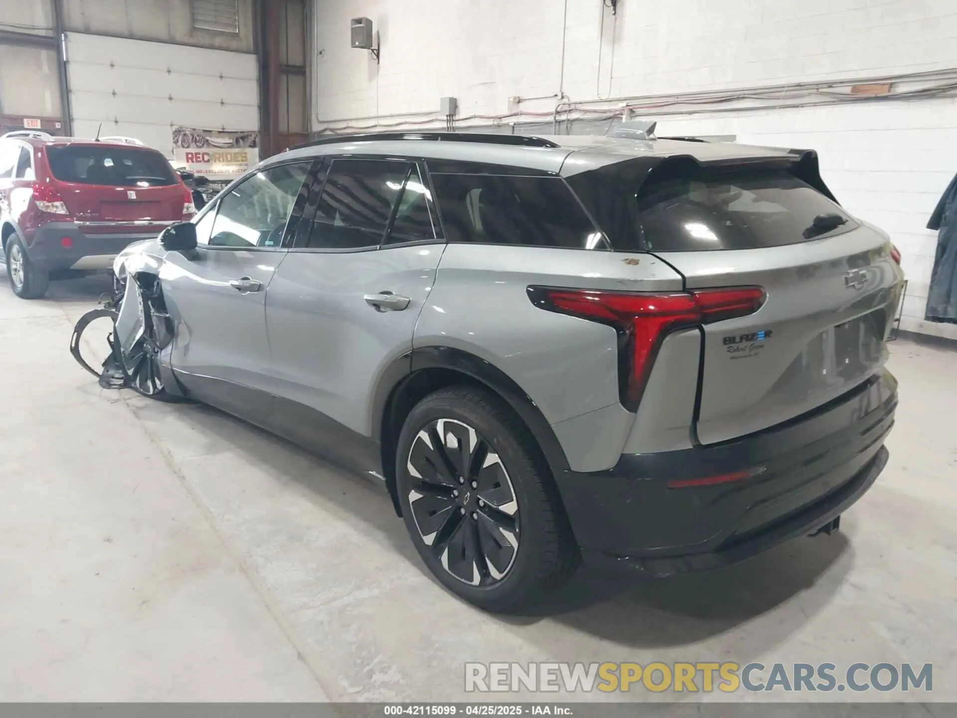 3 Photograph of a damaged car 3GNKDCRJ7RS159749 CHEVROLET BLAZER EV 2024