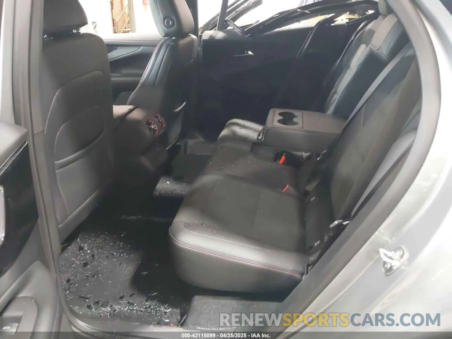 8 Photograph of a damaged car 3GNKDCRJ7RS159749 CHEVROLET BLAZER EV 2024