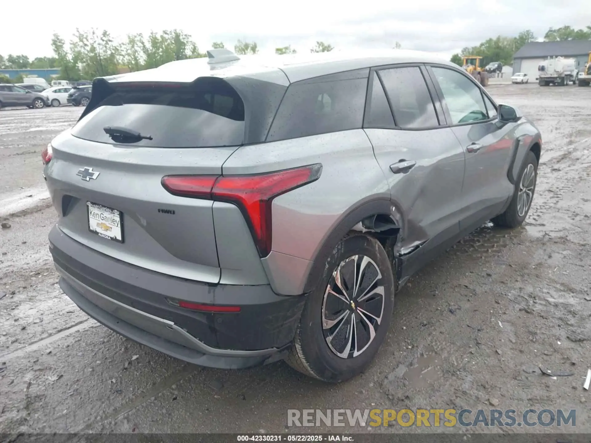 4 Photograph of a damaged car 3GNKDGRJ8SS133819 CHEVROLET BLAZER EV 2025