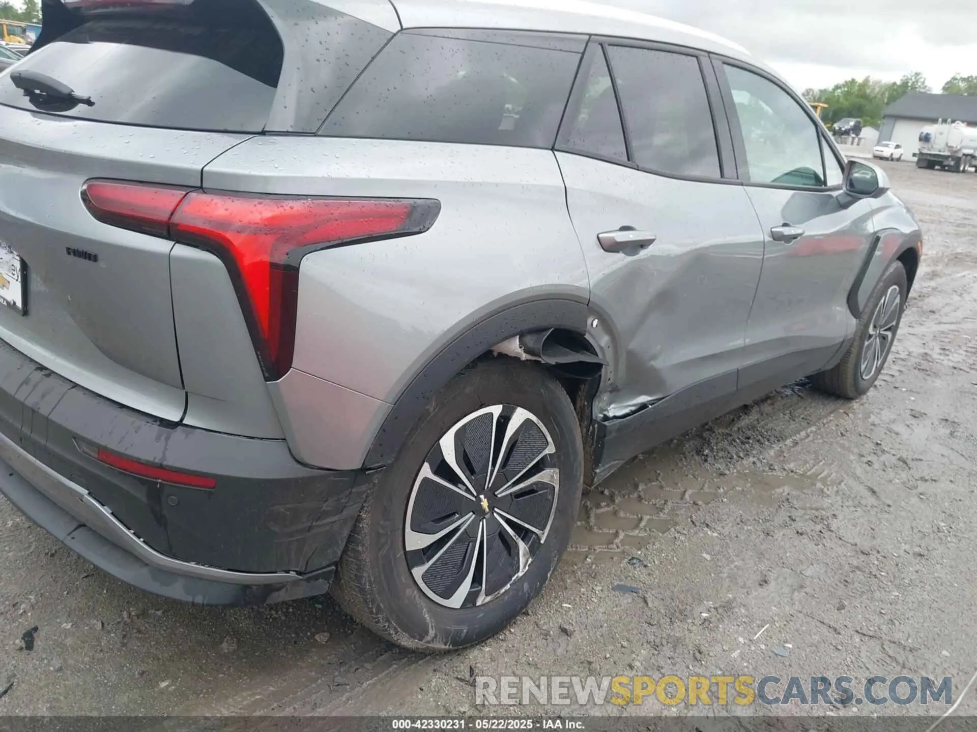 6 Photograph of a damaged car 3GNKDGRJ8SS133819 CHEVROLET BLAZER EV 2025