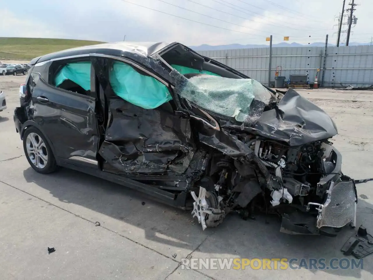 4 Photograph of a damaged car 1G1FY6S03L4140715 CHEVROLET BOLT 2020