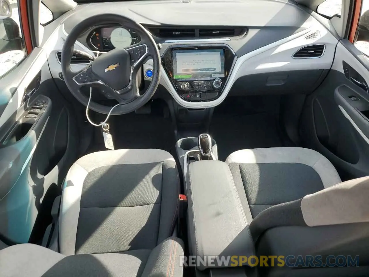 8 Photograph of a damaged car 1G1FY6S09L4107671 CHEVROLET BOLT 2020