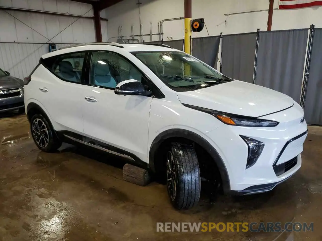 4 Photograph of a damaged car 1G1FZ6S02N4106197 CHEVROLET BOLT 2022