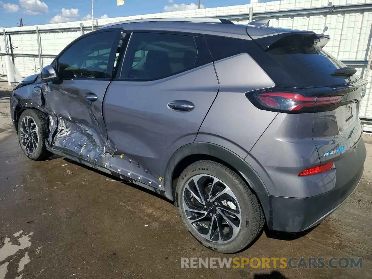 2 Фотография поврежденного автомобиля 1G1FZ6S02N4132654 CHEVROLET BOLT 2022