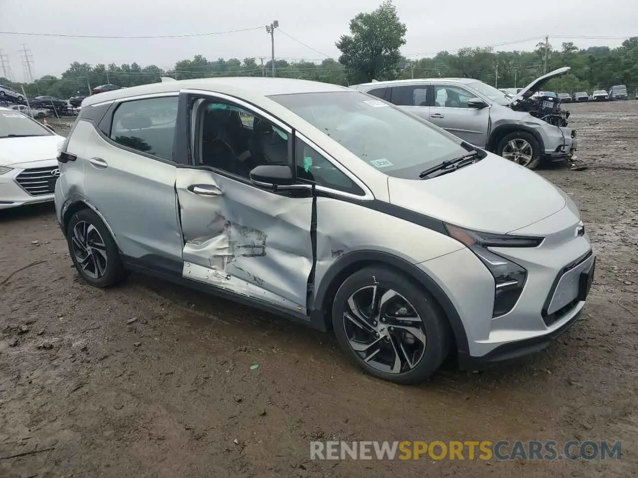 4 Photograph of a damaged car 1G1FX6S08P4133686 CHEVROLET BOLT 2023