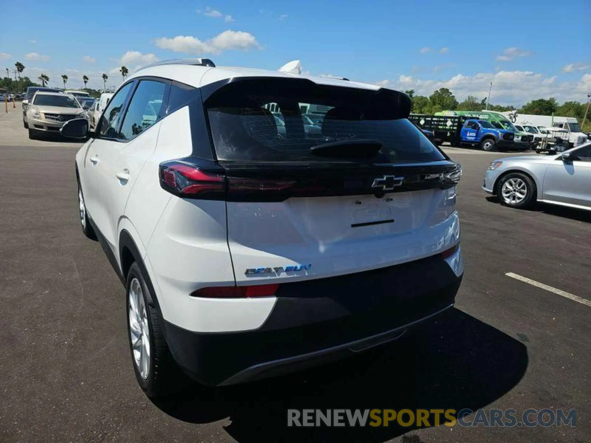 2 Фотография поврежденного автомобиля 1G1FY6S00N4125186 CHEVROLET BOLT EUV 2022