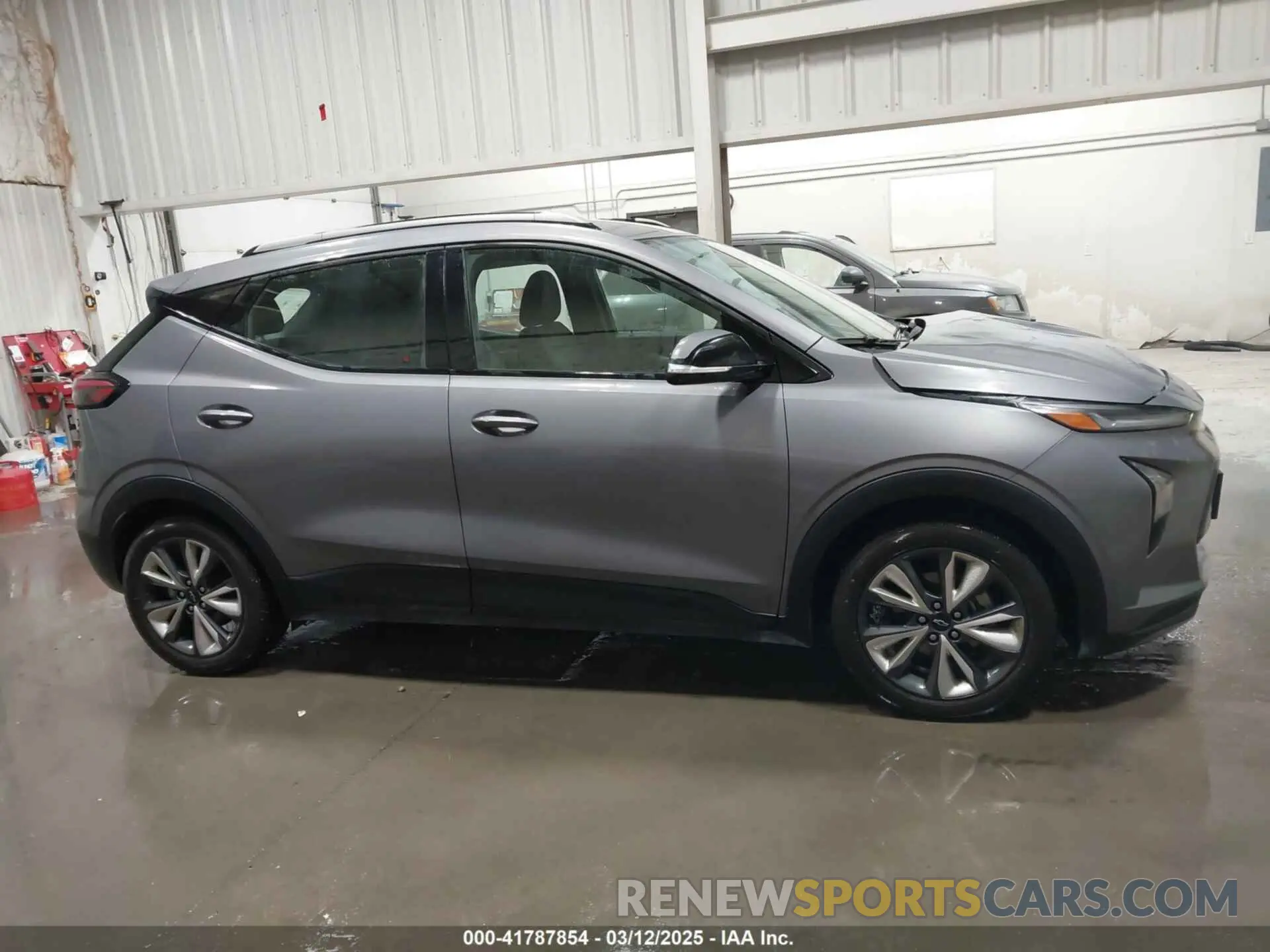 13 Photograph of a damaged car 1G1FY6S02N4108955 CHEVROLET BOLT EUV 2022