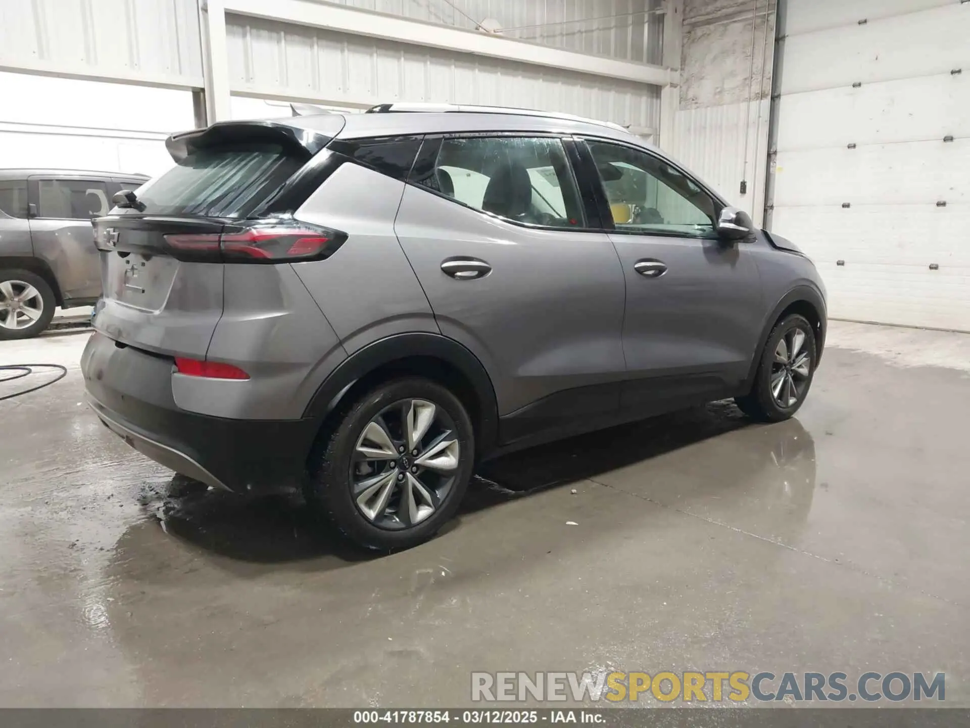 4 Photograph of a damaged car 1G1FY6S02N4108955 CHEVROLET BOLT EUV 2022