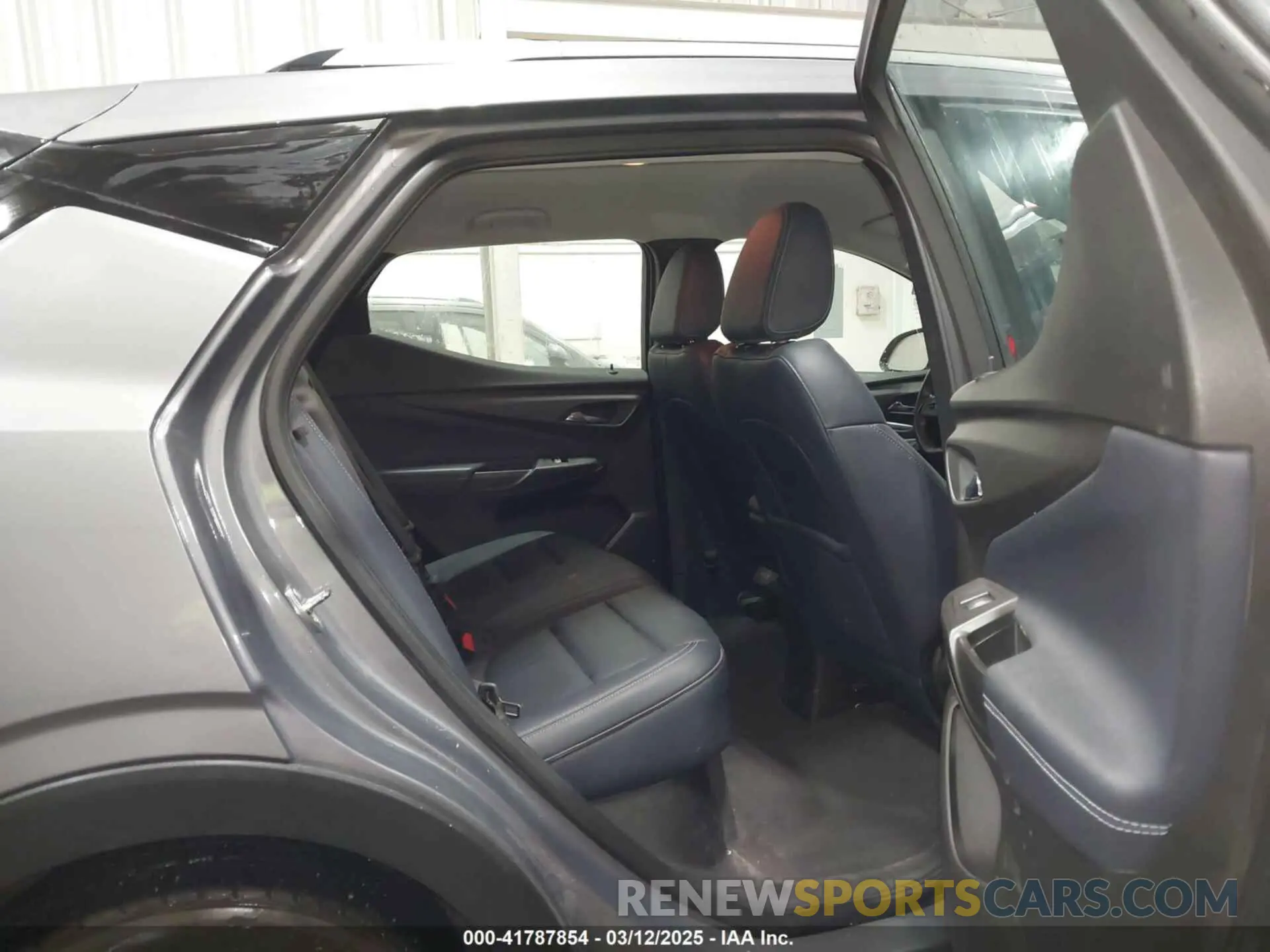 8 Photograph of a damaged car 1G1FY6S02N4108955 CHEVROLET BOLT EUV 2022