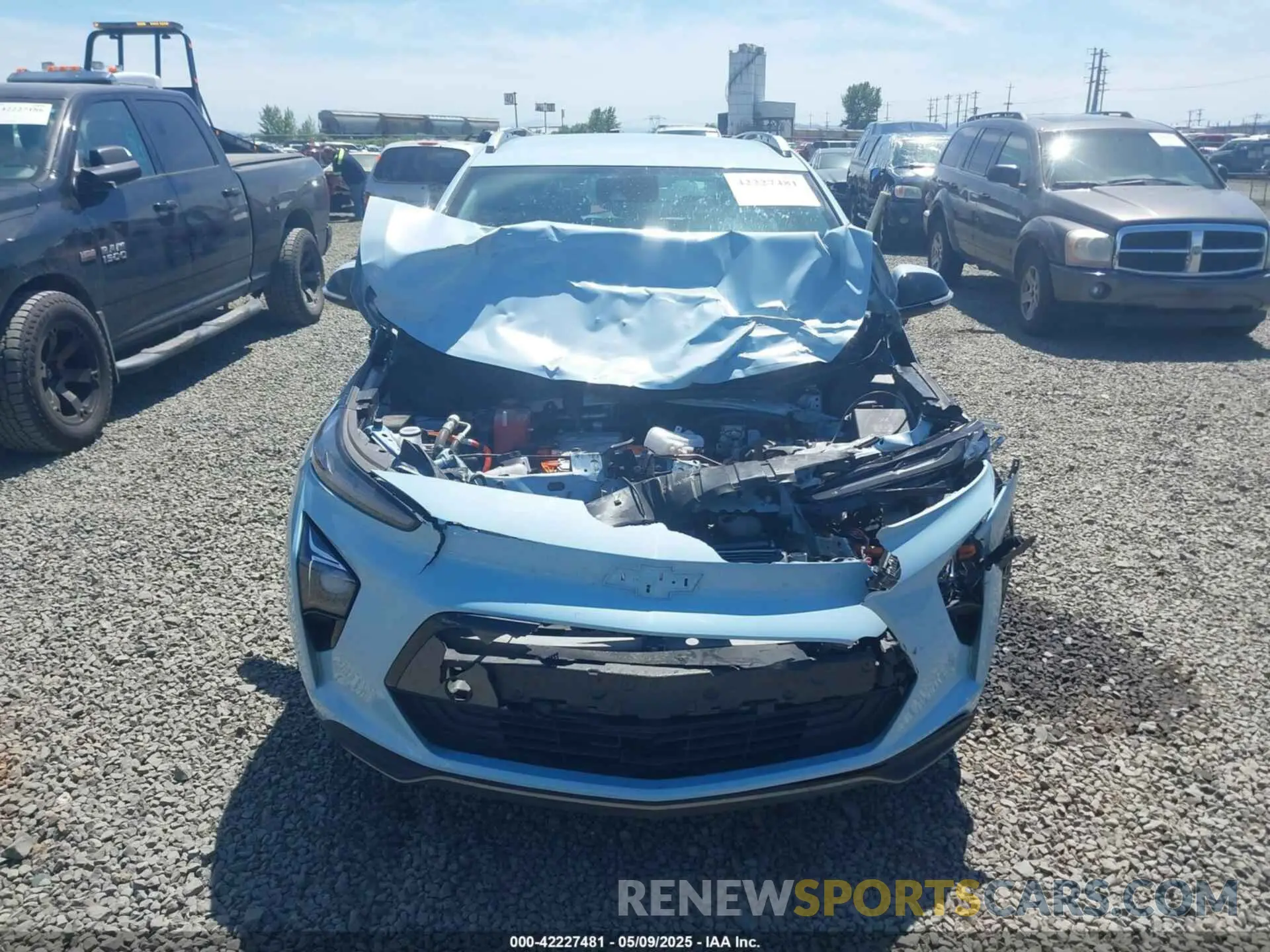 12 Photograph of a damaged car 1G1FY6S05N4109761 CHEVROLET BOLT EUV 2022