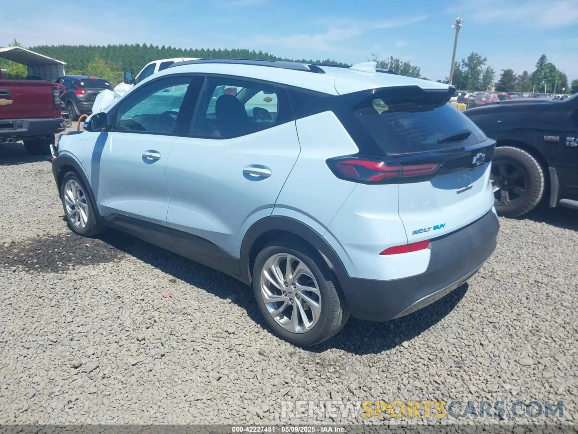 3 Photograph of a damaged car 1G1FY6S05N4109761 CHEVROLET BOLT EUV 2022