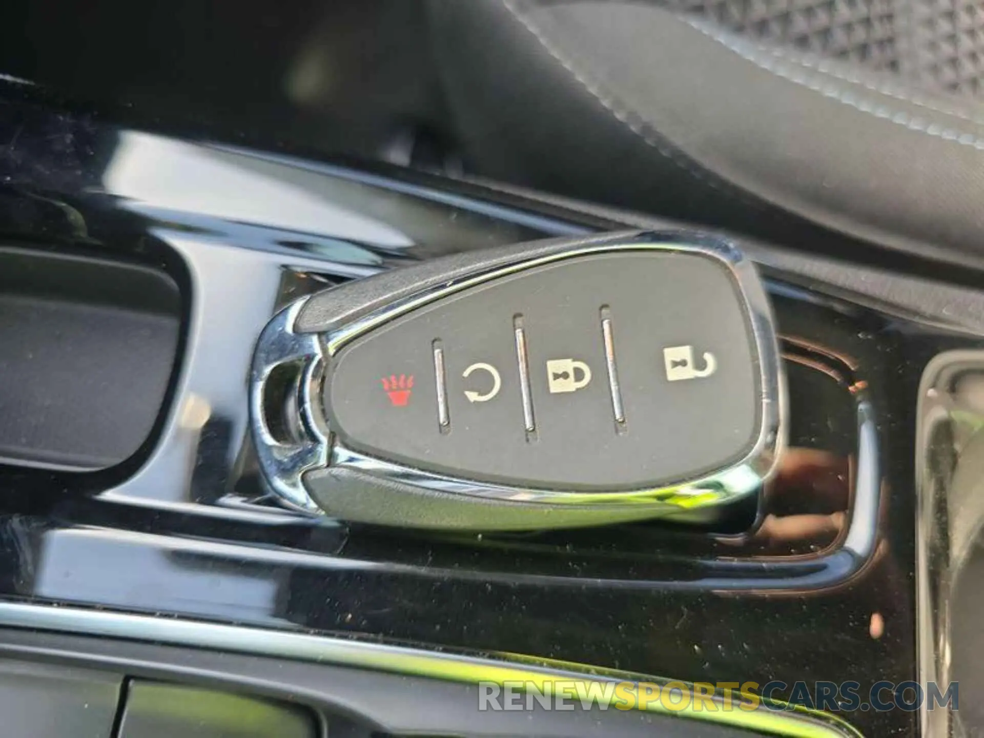 2 Фотография поврежденного автомобиля 1G1FY6S05N4125121 CHEVROLET BOLT EUV 2022
