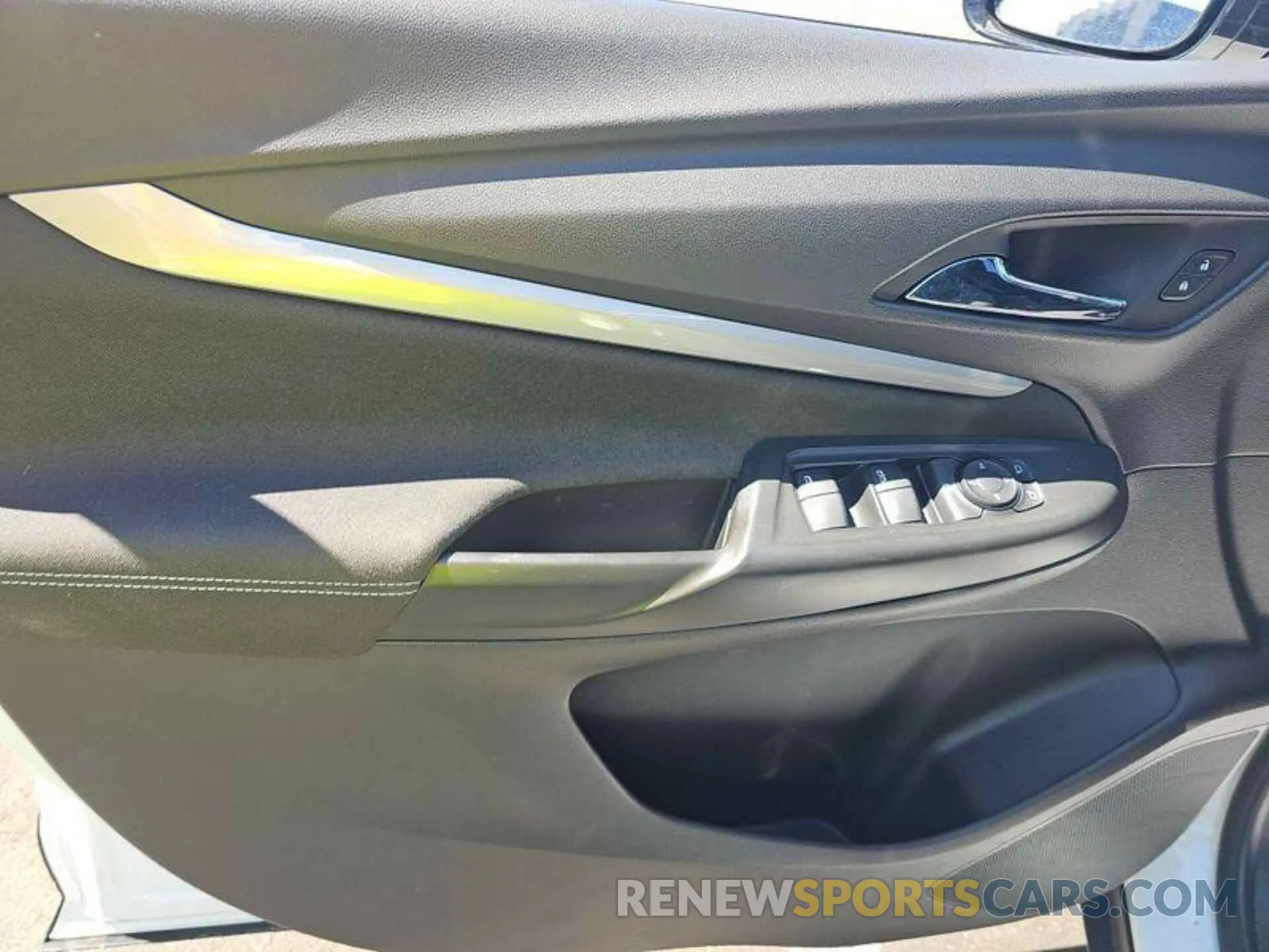 7 Фотография поврежденного автомобиля 1G1FY6S05N4125121 CHEVROLET BOLT EUV 2022