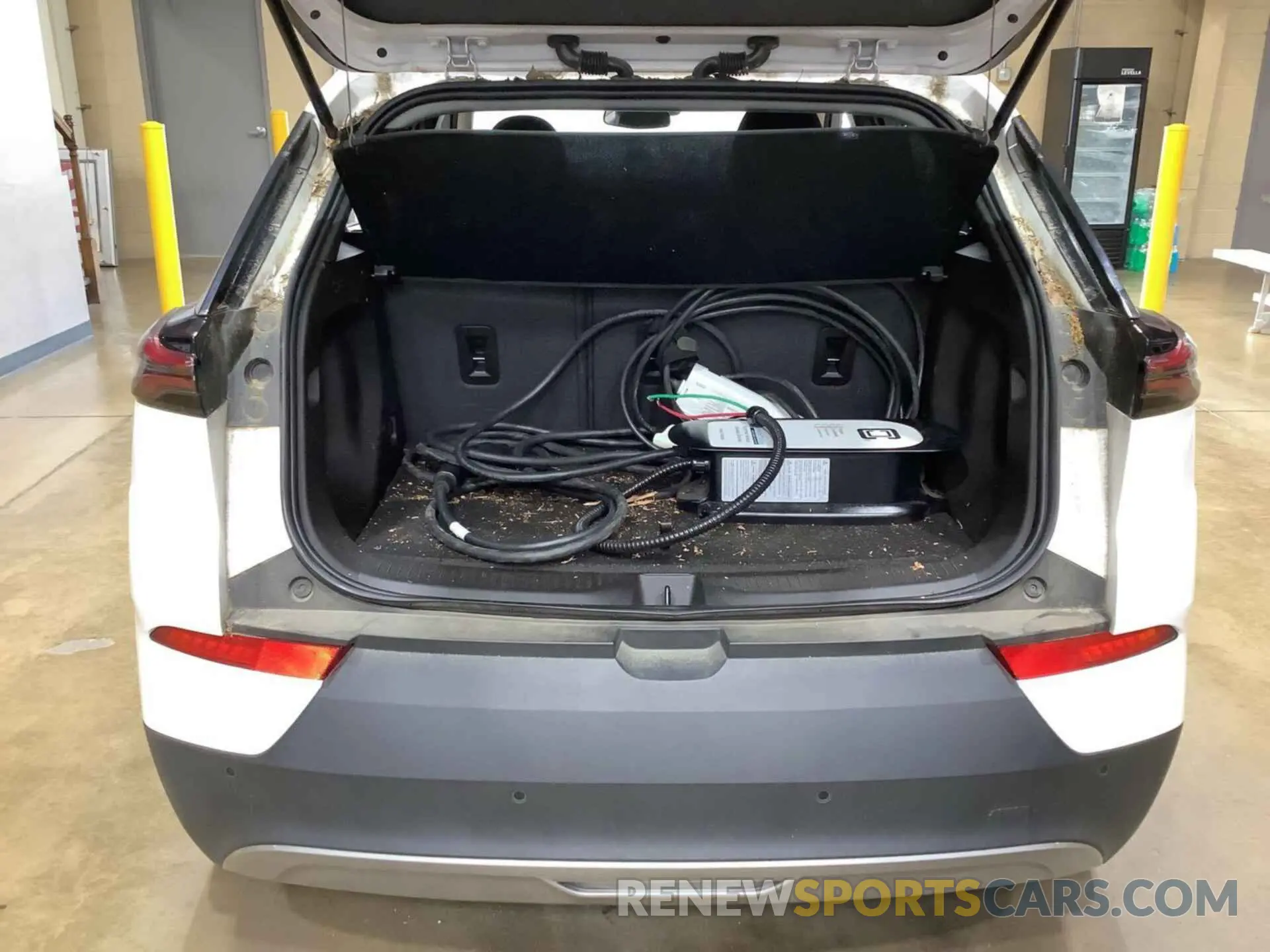 10 Фотография поврежденного автомобиля 1G1FY6S06N4125337 CHEVROLET BOLT EUV 2022