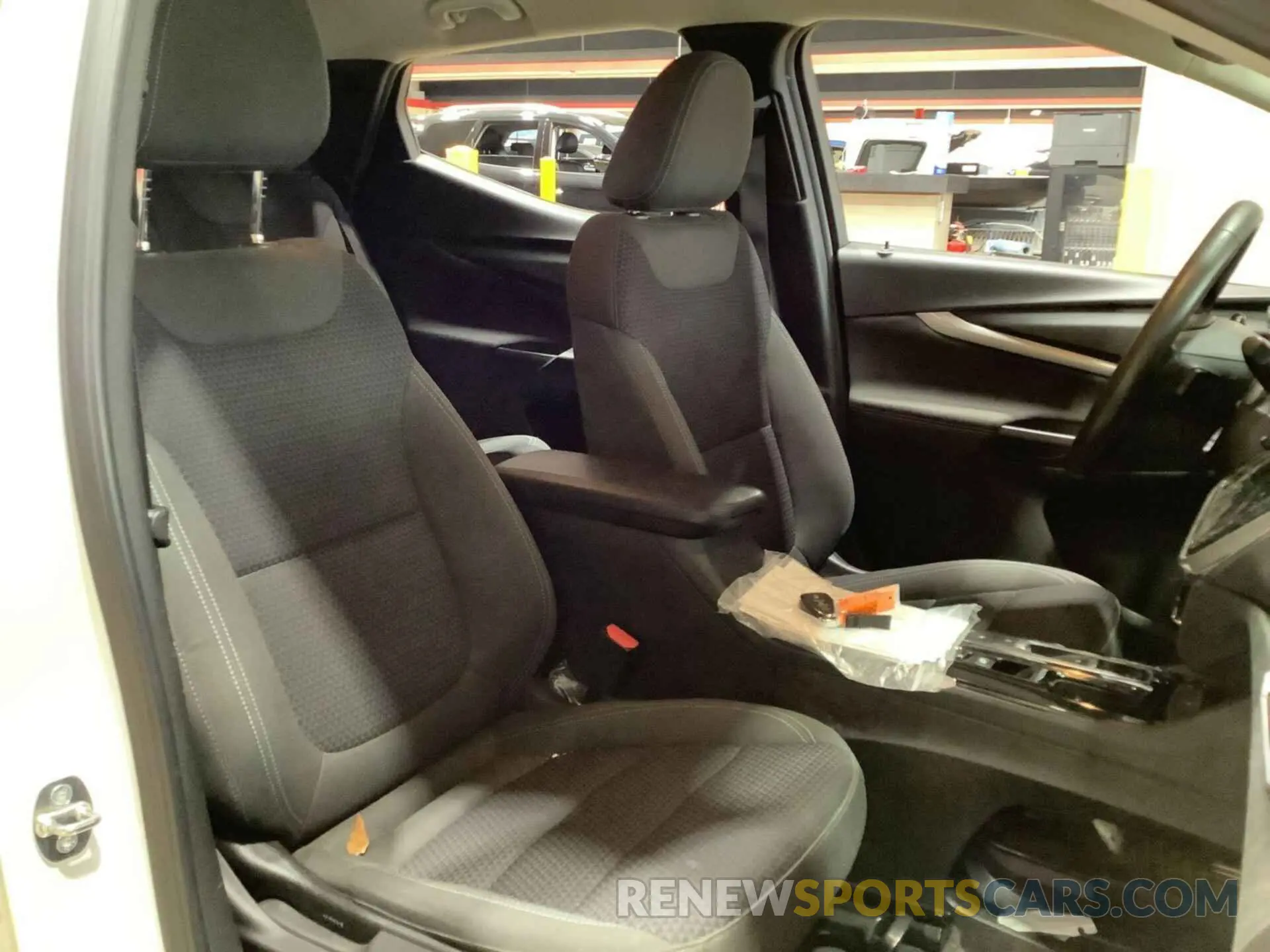 17 Фотография поврежденного автомобиля 1G1FY6S06N4125337 CHEVROLET BOLT EUV 2022