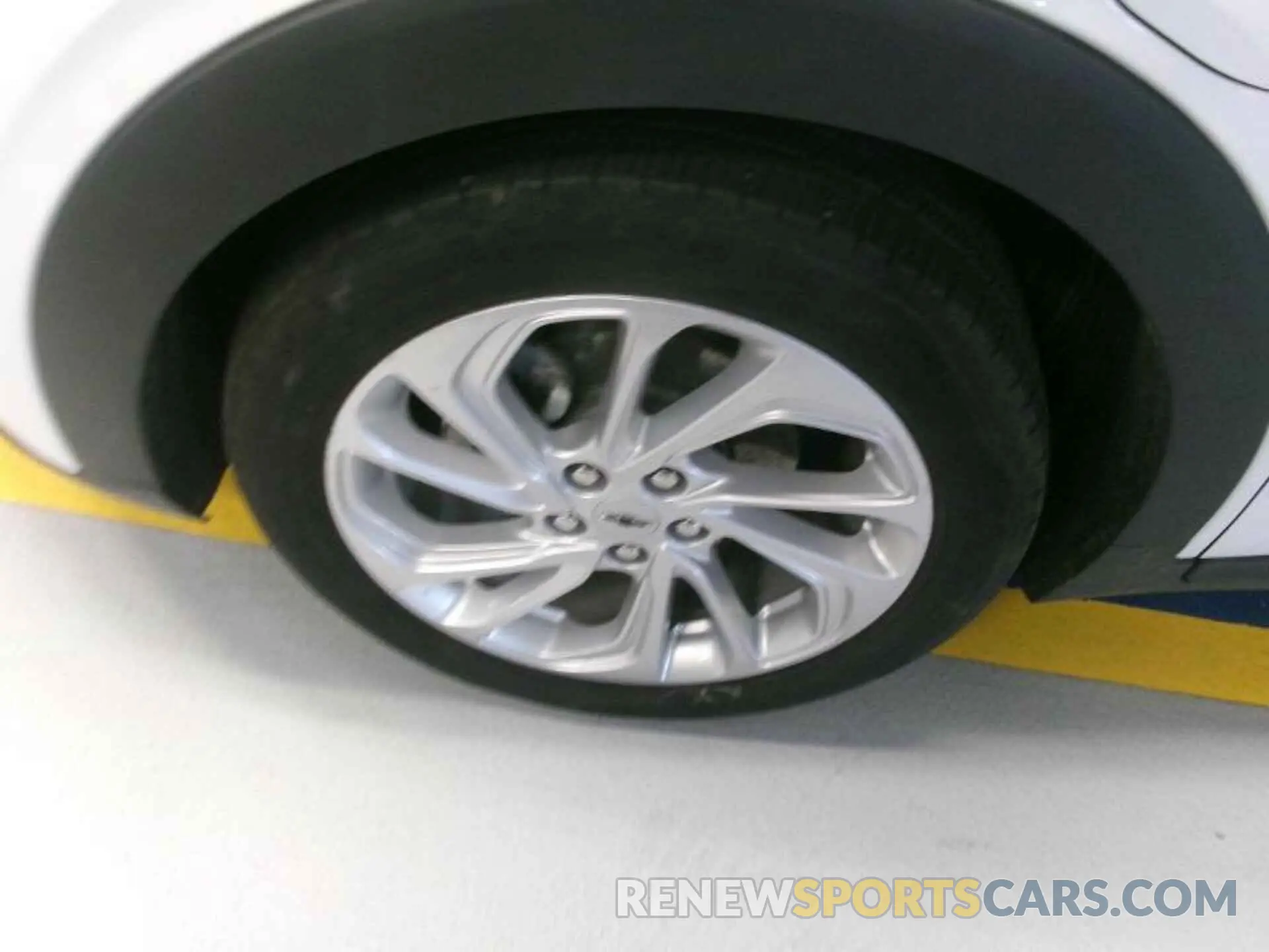 8 Фотография поврежденного автомобиля 1G1FY6S09N4125588 CHEVROLET BOLT EUV 2022