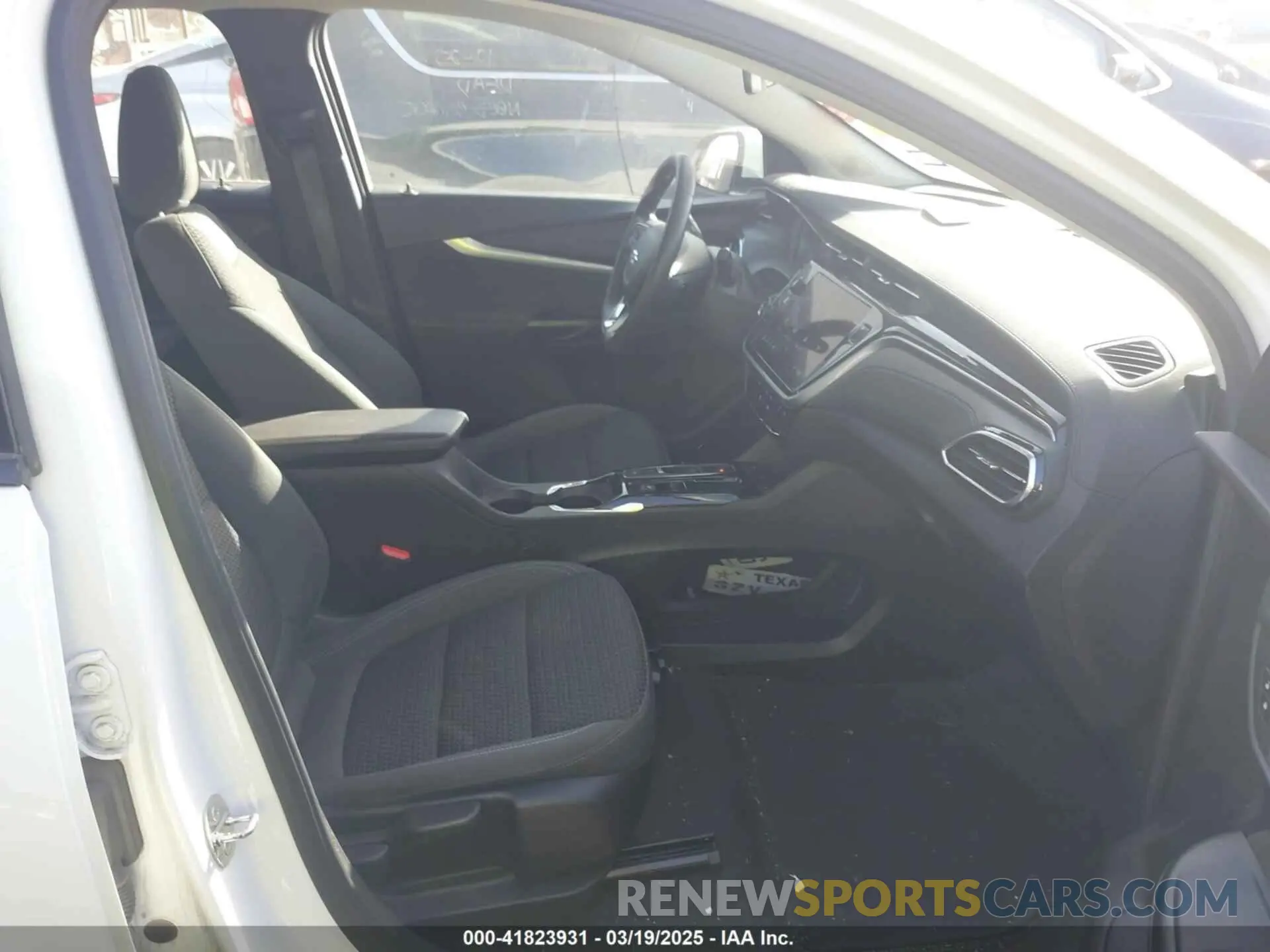 5 Photograph of a damaged car 1G1FY6S00P4153749 CHEVROLET BOLT EUV 2023