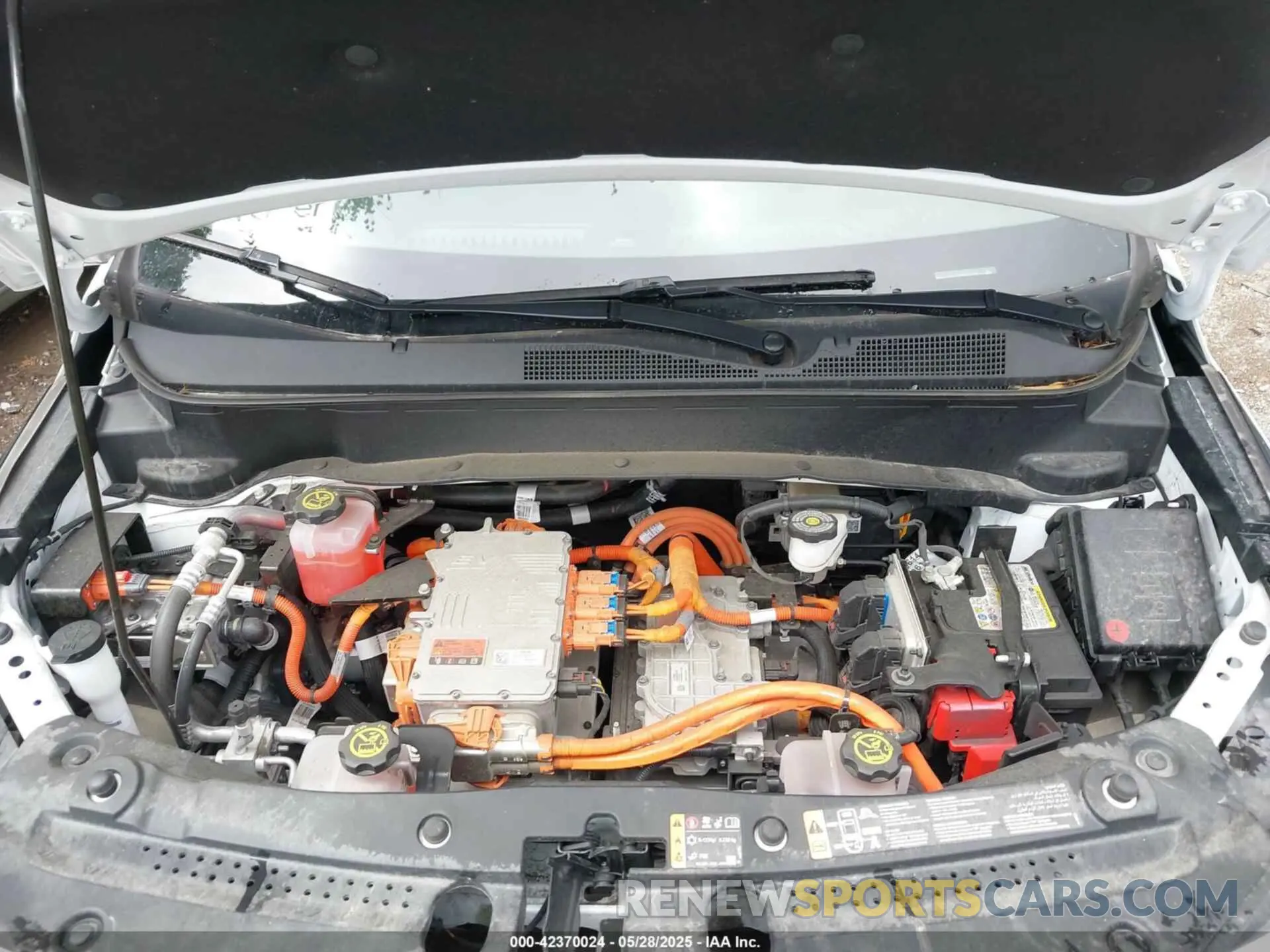 10 Photograph of a damaged car 1G1FY6S00P4155565 CHEVROLET BOLT EUV 2023