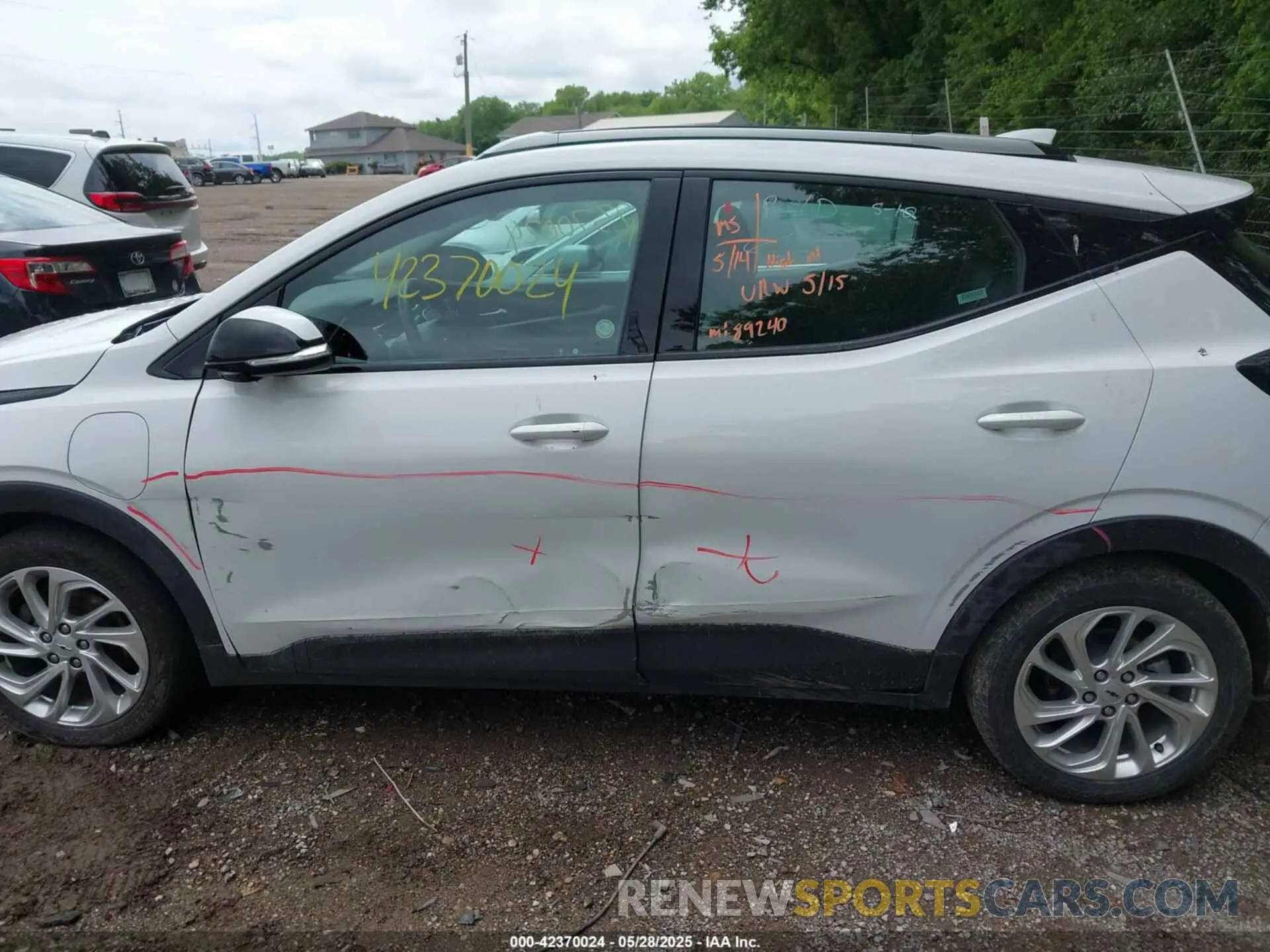 14 Photograph of a damaged car 1G1FY6S00P4155565 CHEVROLET BOLT EUV 2023