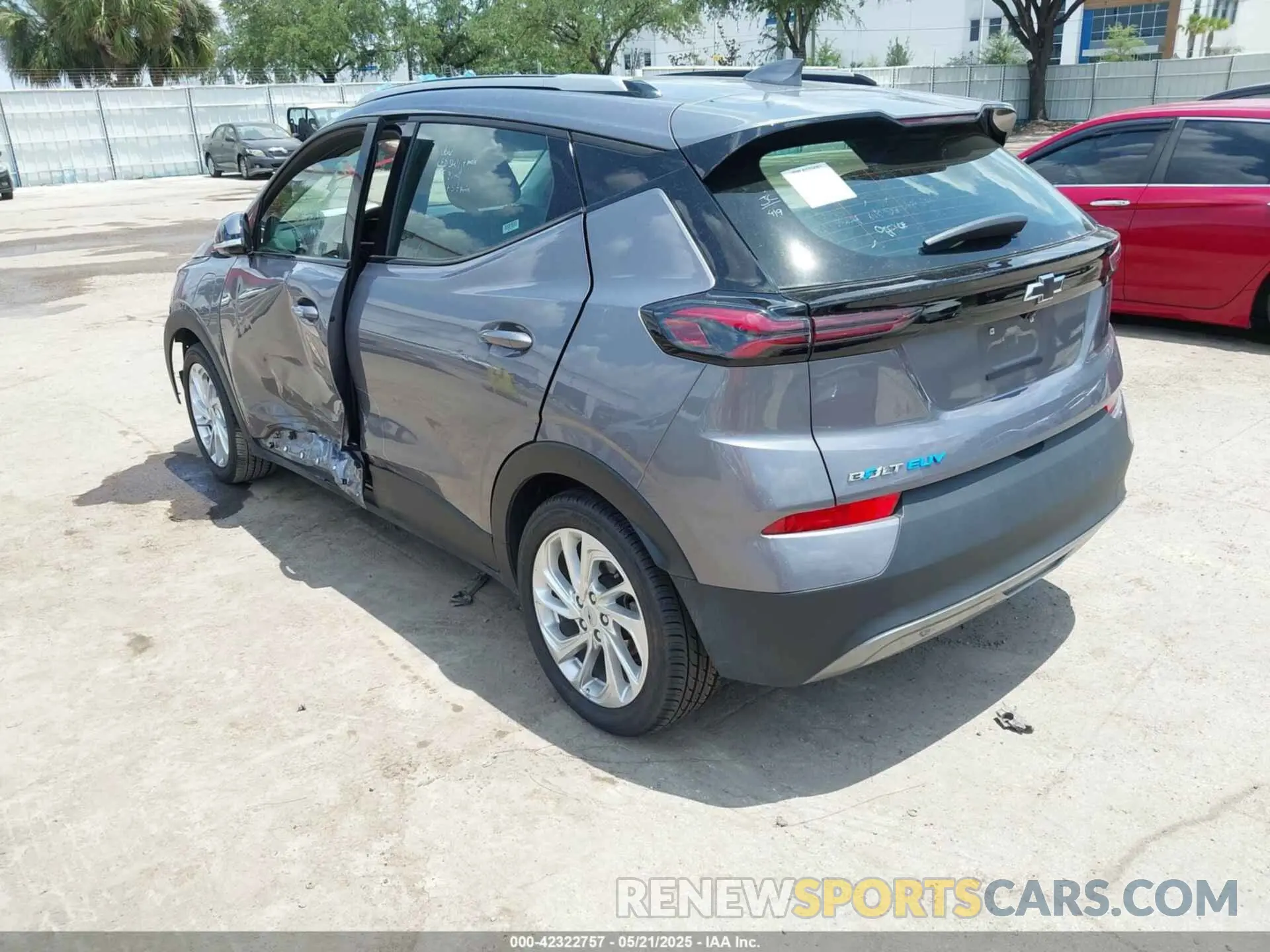 3 Photograph of a damaged car 1G1FY6S03P4165829 CHEVROLET BOLT EUV 2023