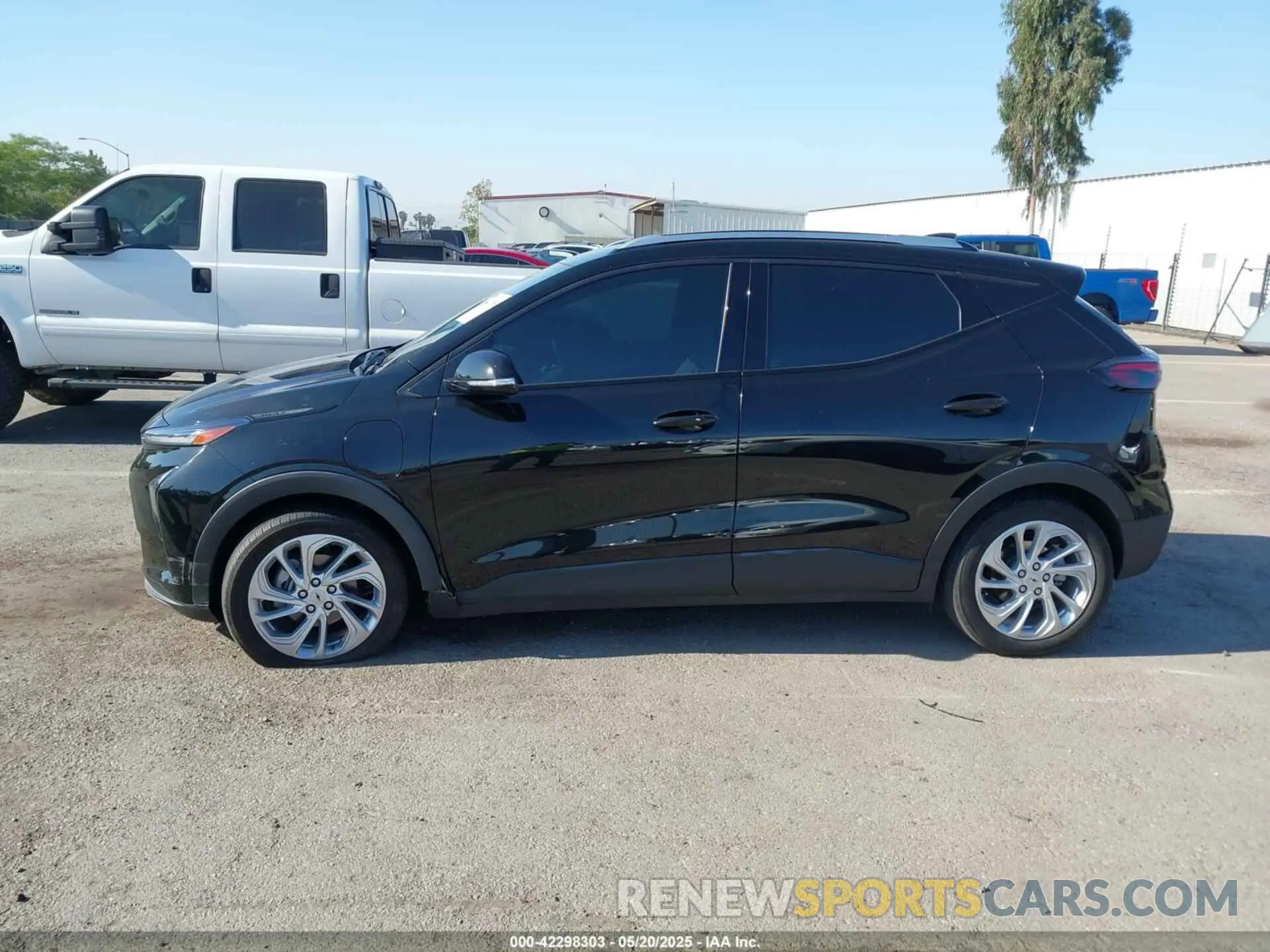 14 Фотография поврежденного автомобиля 1G1FY6S04P4126733 CHEVROLET BOLT EUV 2023