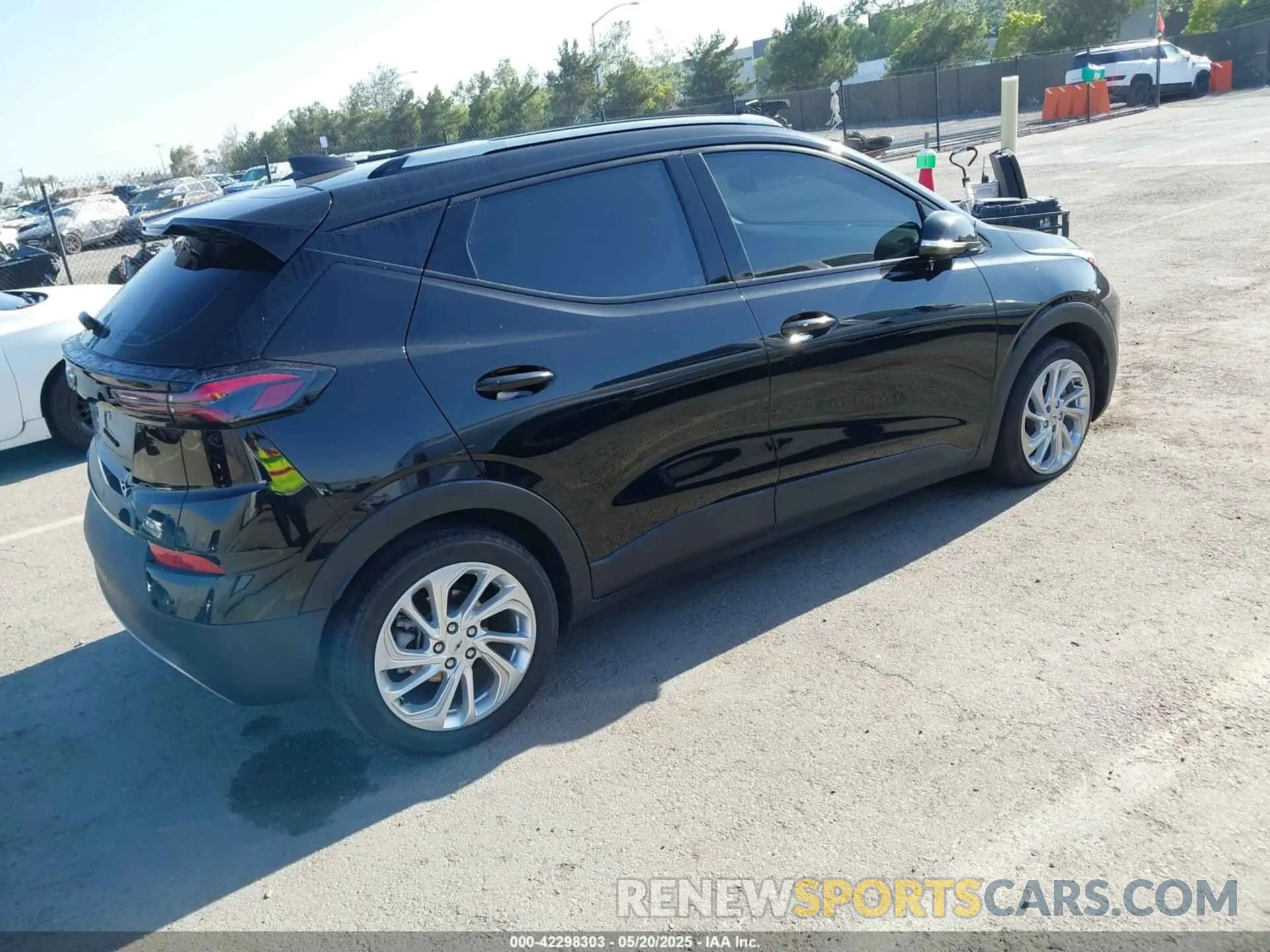 4 Фотография поврежденного автомобиля 1G1FY6S04P4126733 CHEVROLET BOLT EUV 2023