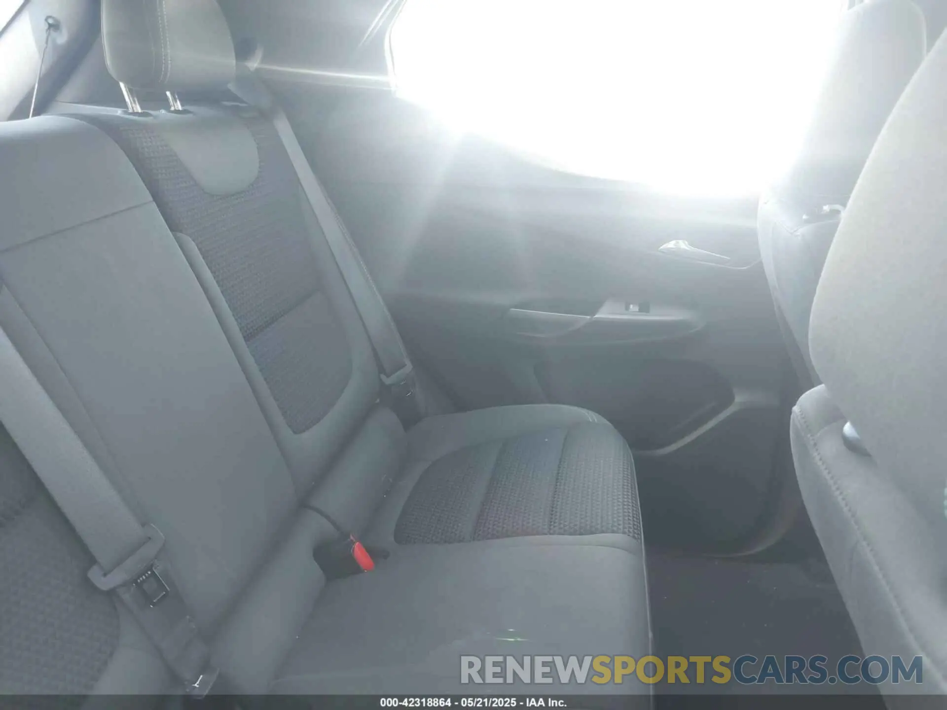 8 Фотография поврежденного автомобиля 1G1FY6S04P4140177 CHEVROLET BOLT EUV 2023