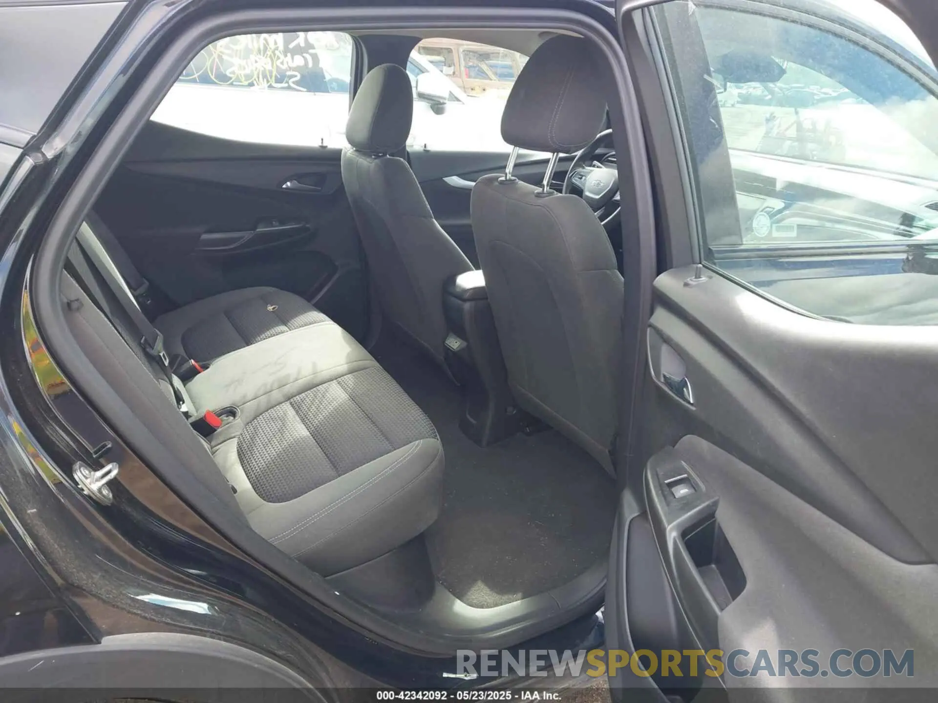8 Photograph of a damaged car 1G1FY6S04P4182087 CHEVROLET BOLT EUV 2023